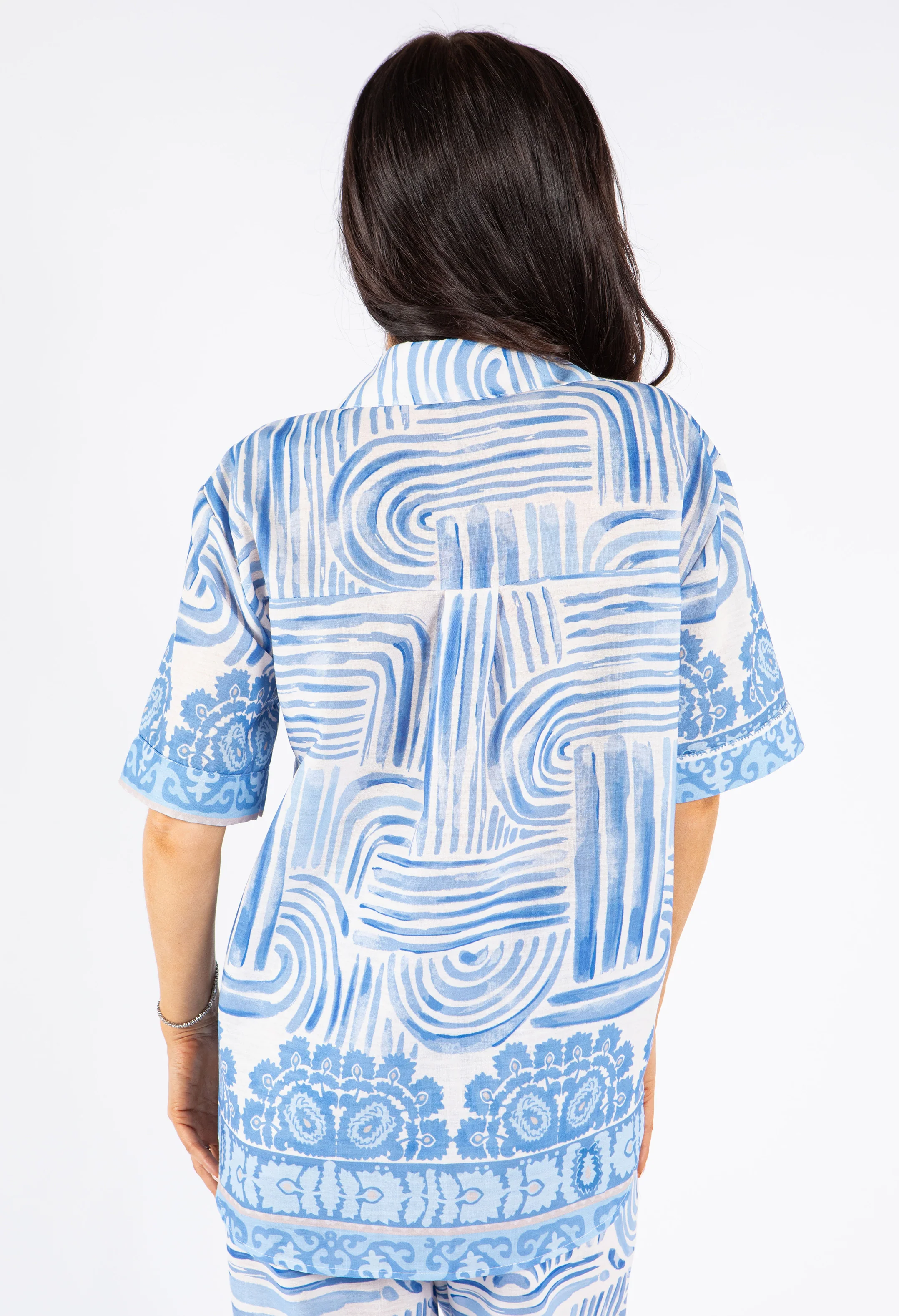 Abstratc Print V-Neck Shirt - Image 14
