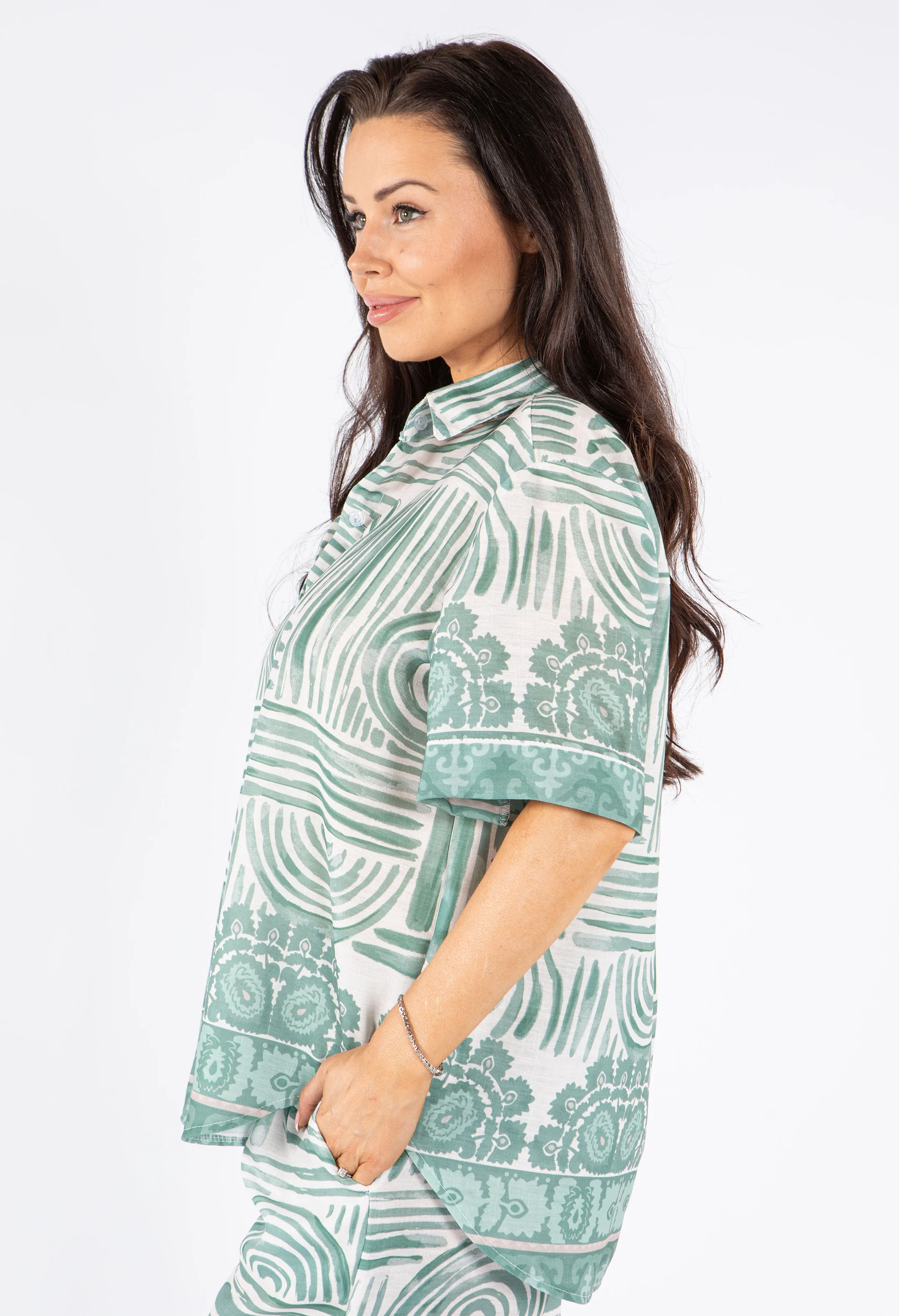 Abstratc Print V-Neck Shirt - Image 4
