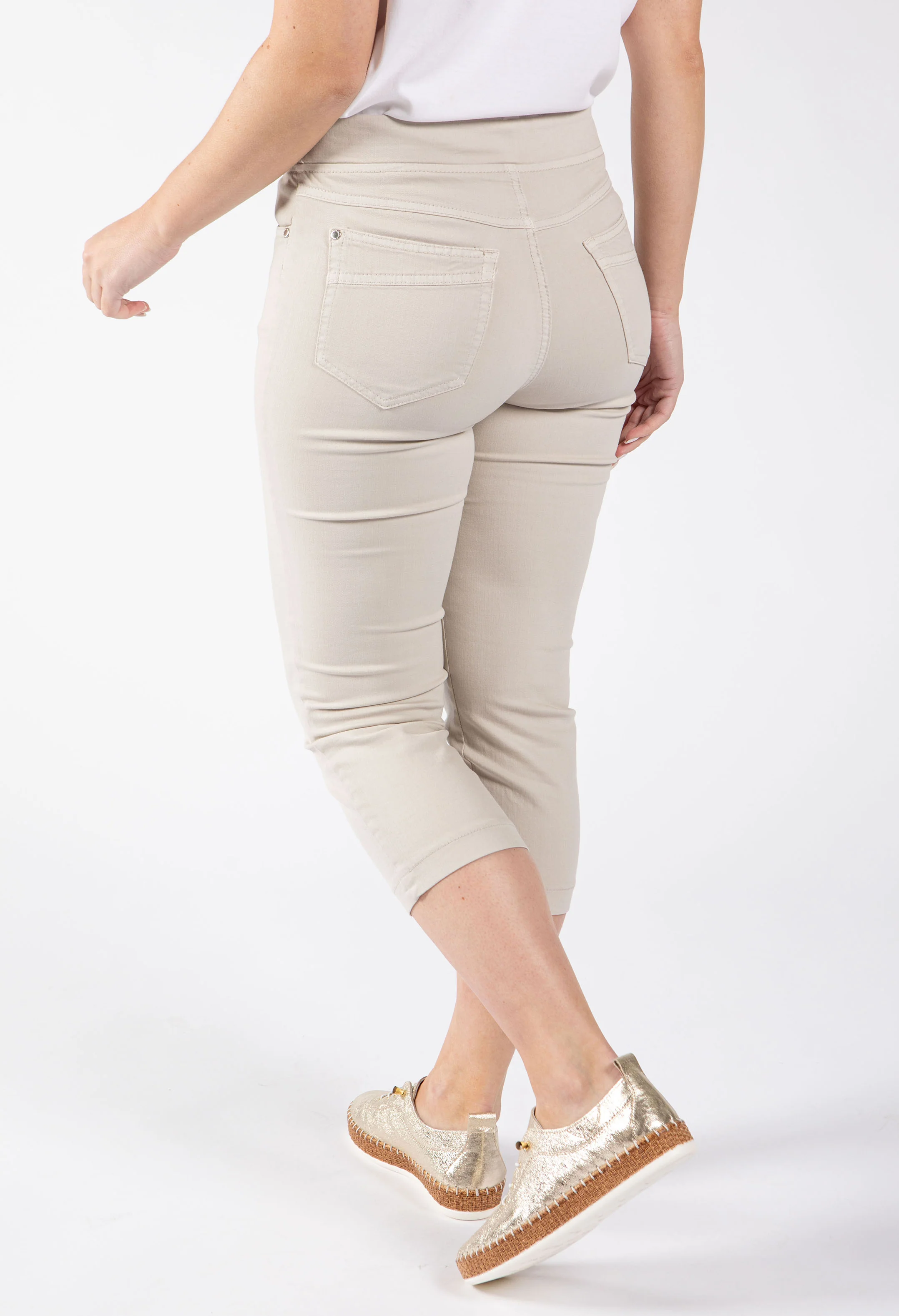 Angelika Jump In Capri Trousers - Image 17