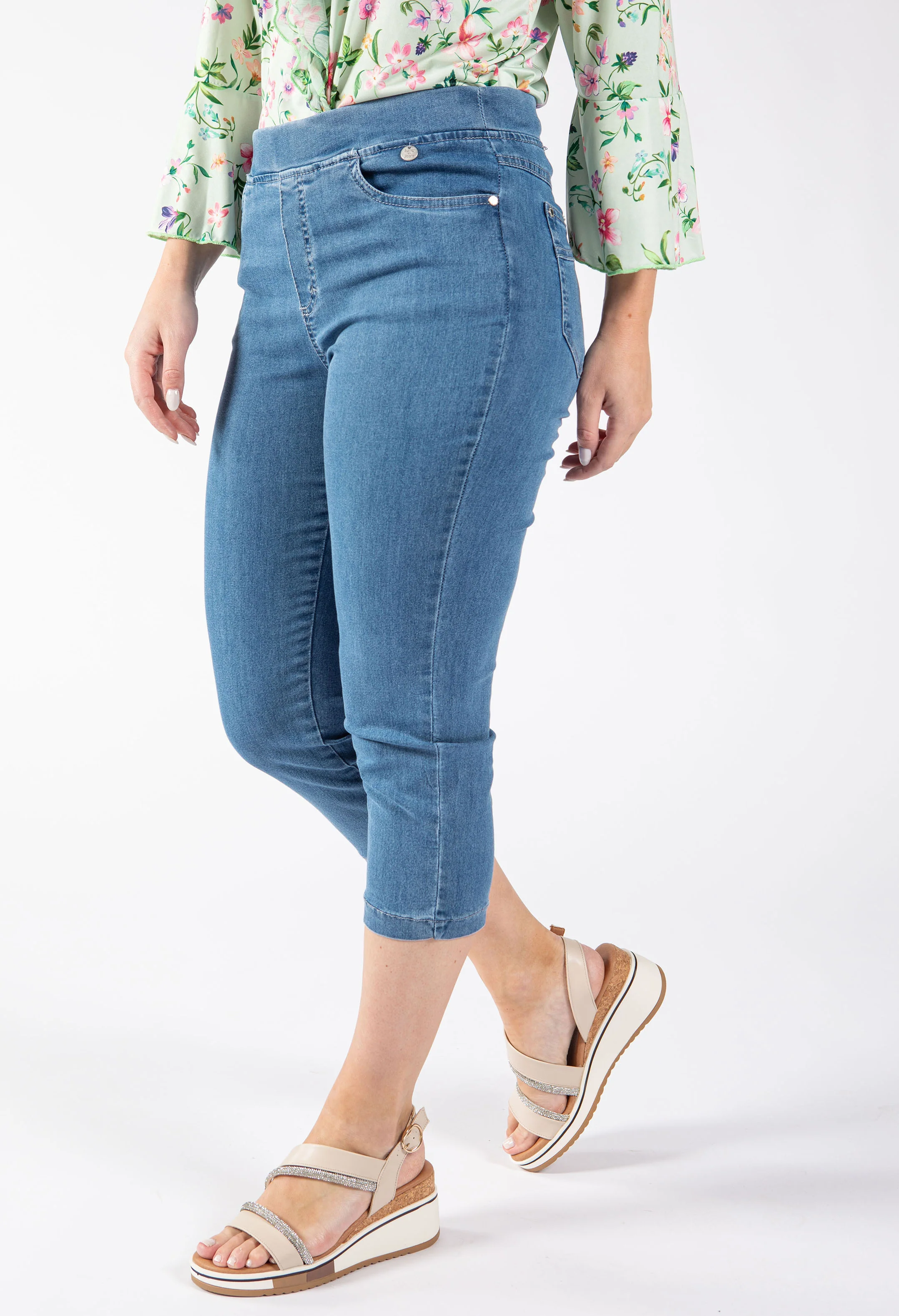 Angelika Jump In Capri Trousers - Image 4