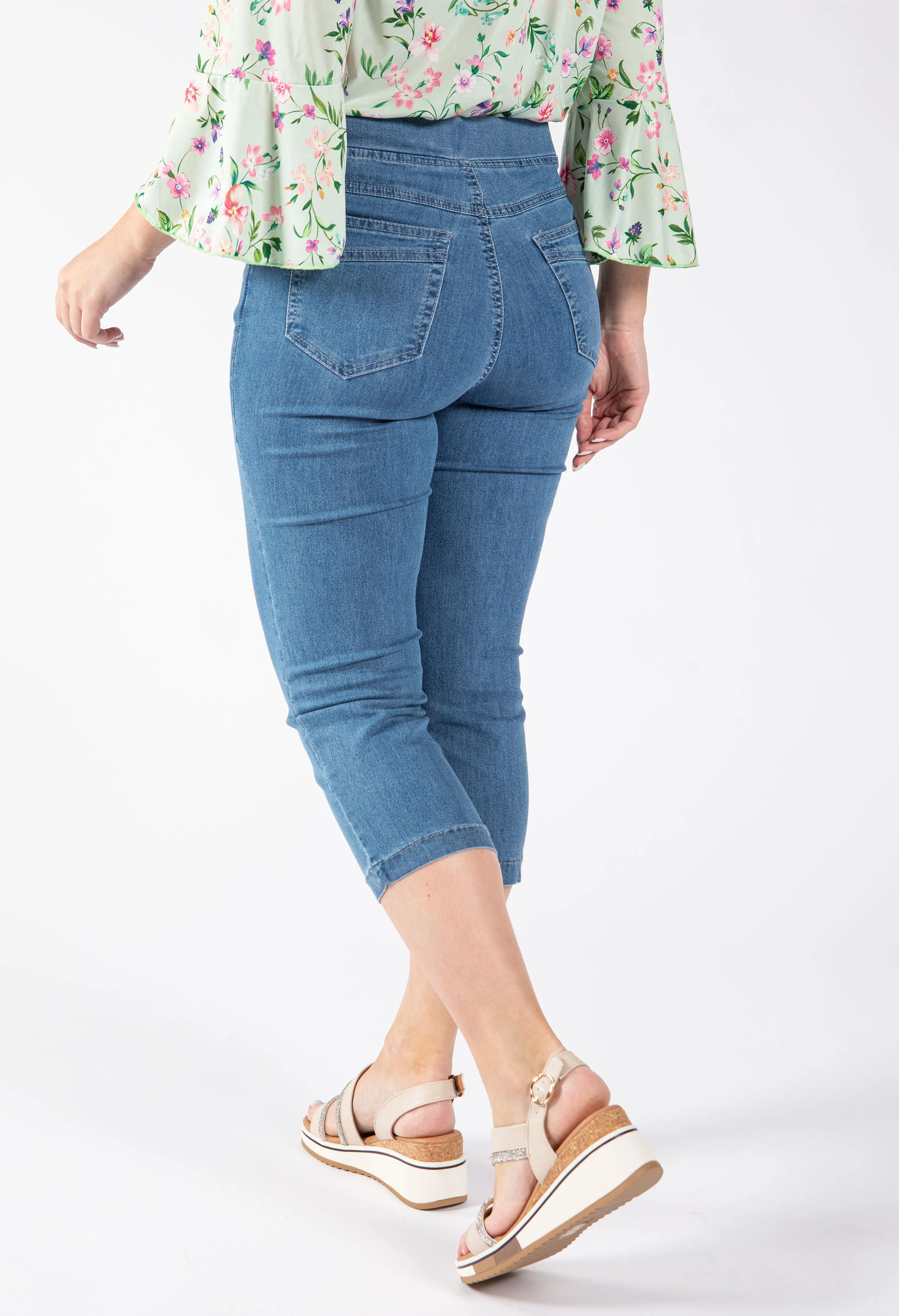 Angelika Jump In Capri Trousers - Image 5