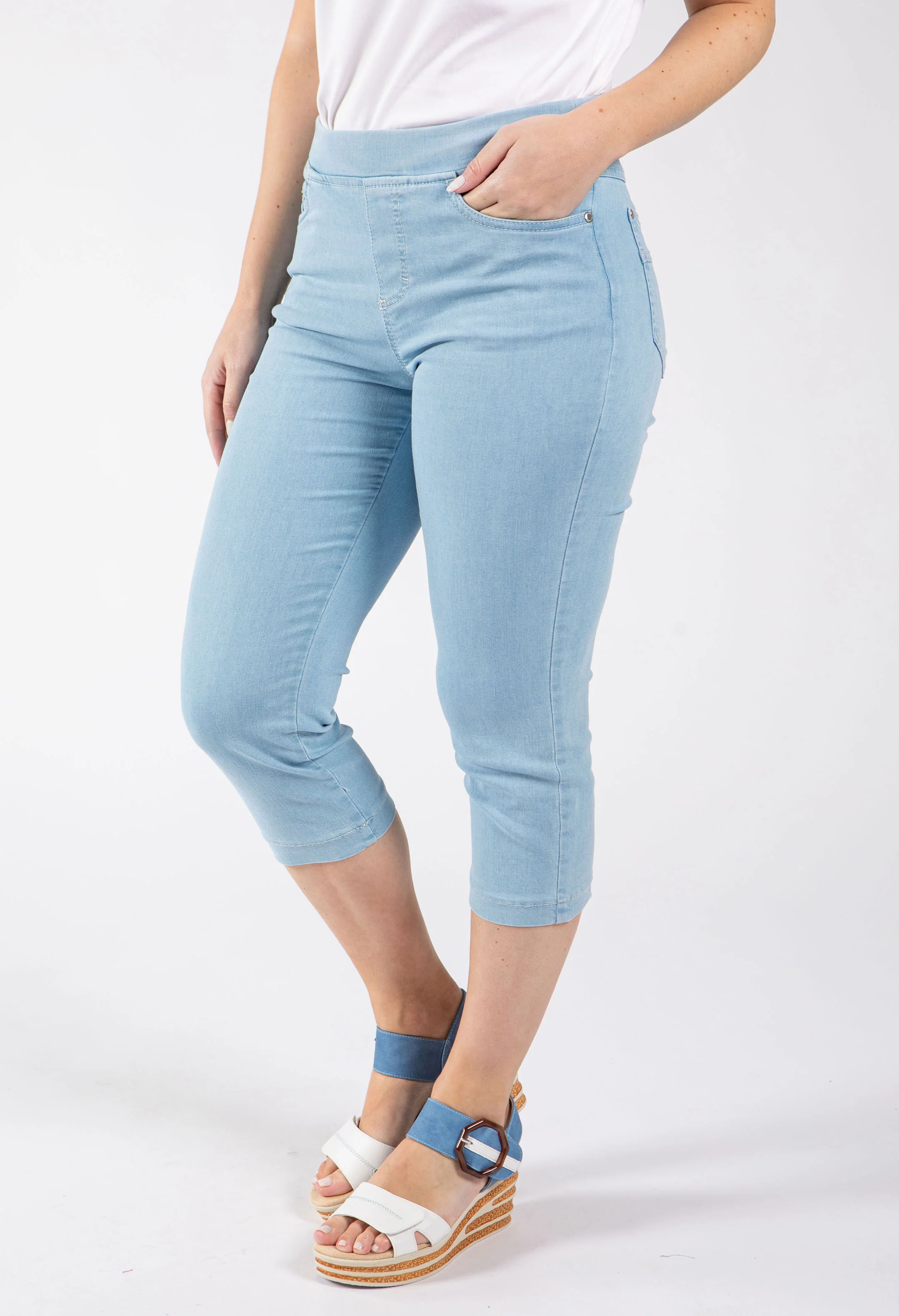 Angelika Jump In Capri Trousers - Image 8