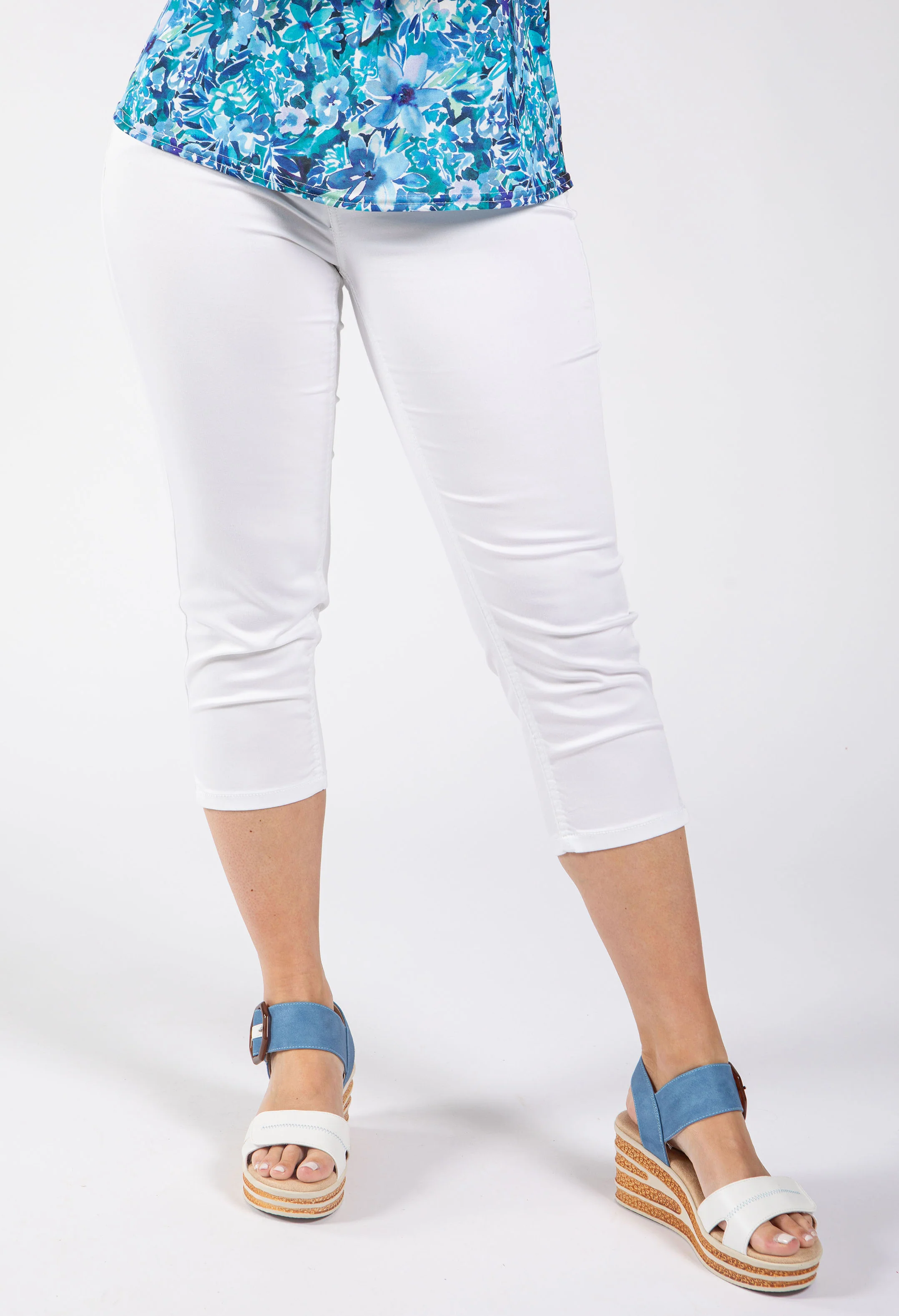 Angelika Summer Feeling Capris - Image 14
