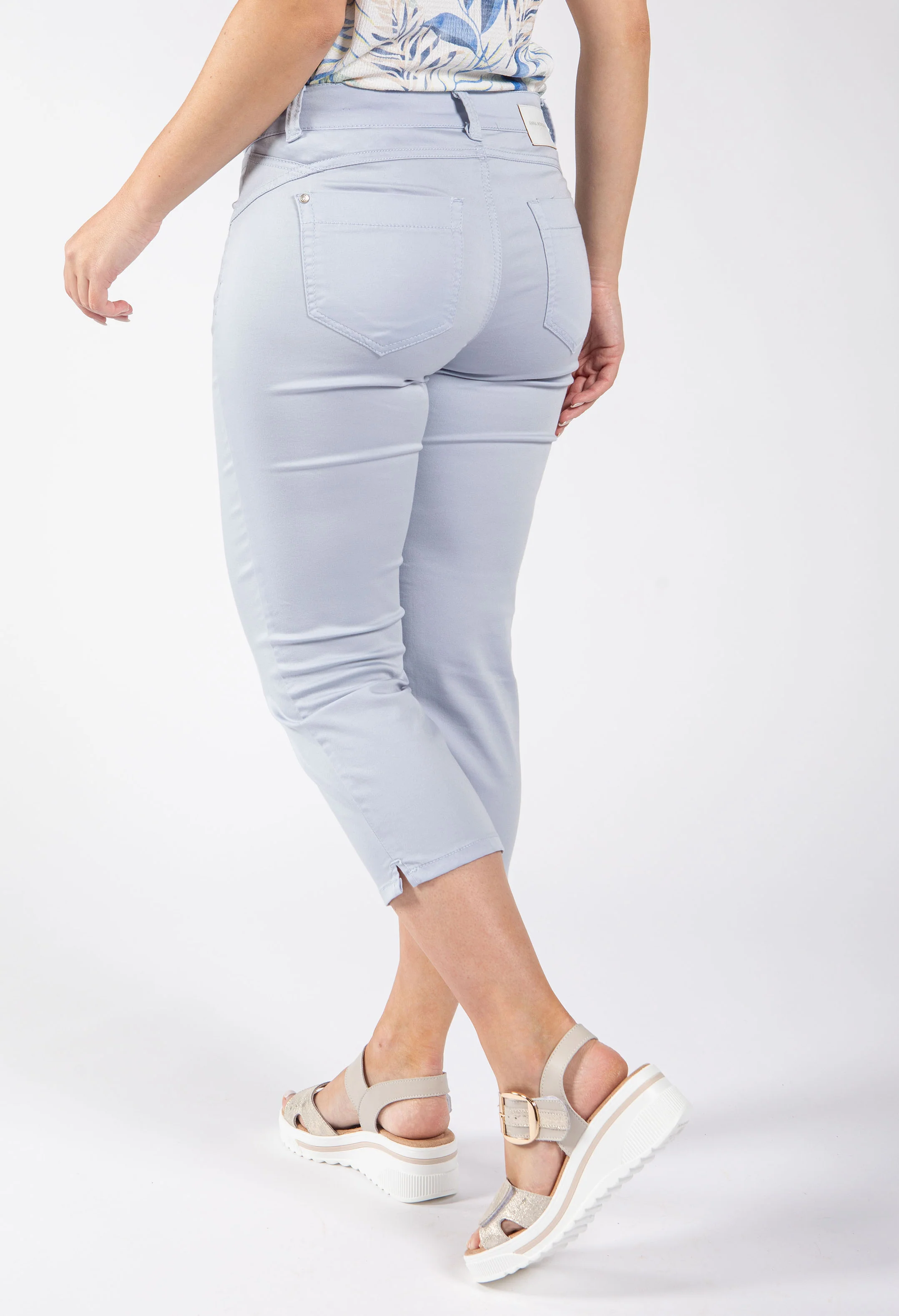 Angelika Summer Feeling Capris - Image 4