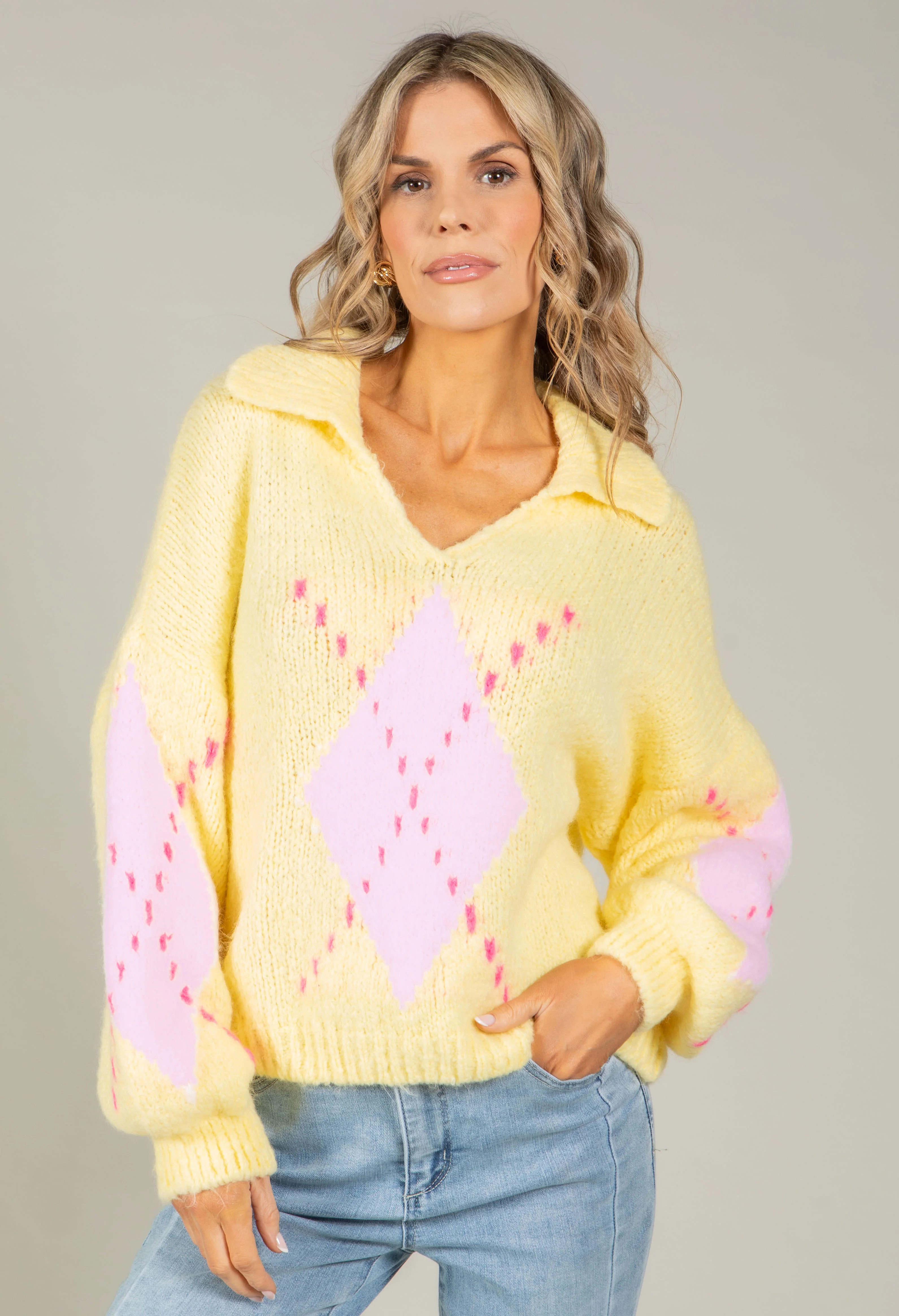 Argyle Design V-Neck Knit Jumper - Image 11