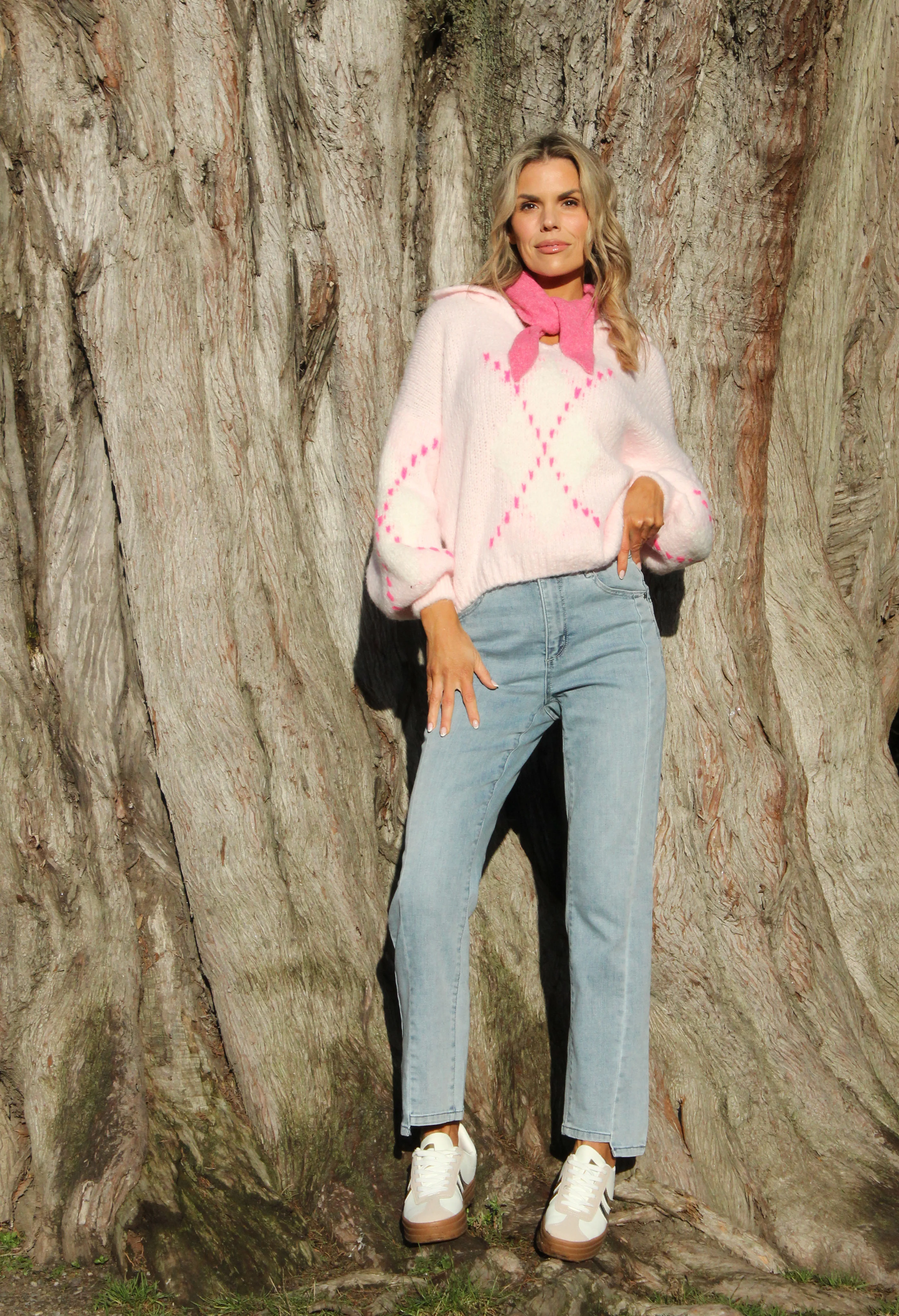 Argyle Design V-Neck Knit Jumper - Image 5