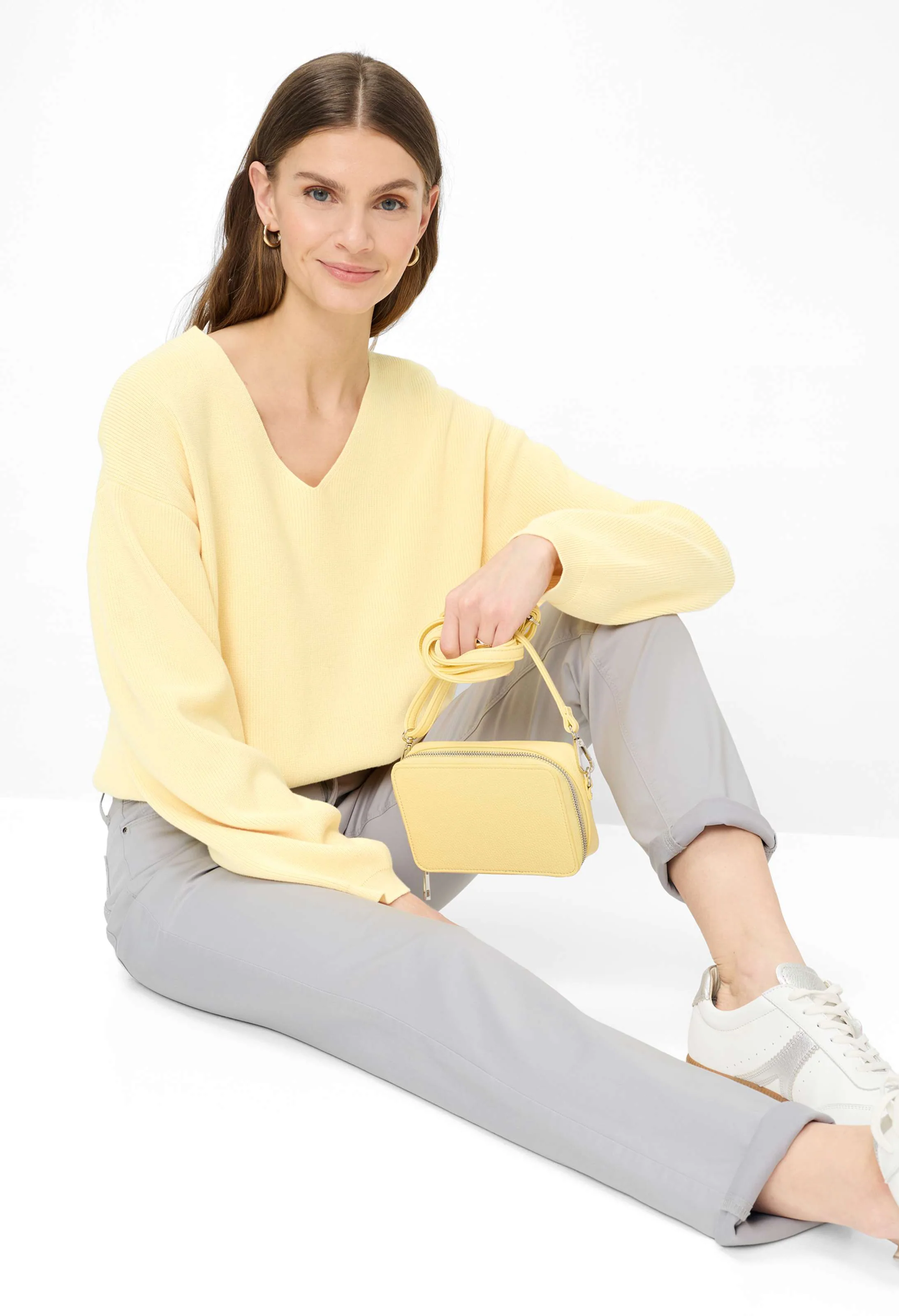 Carola 30 Inch Short Leg Trousers - Image 10