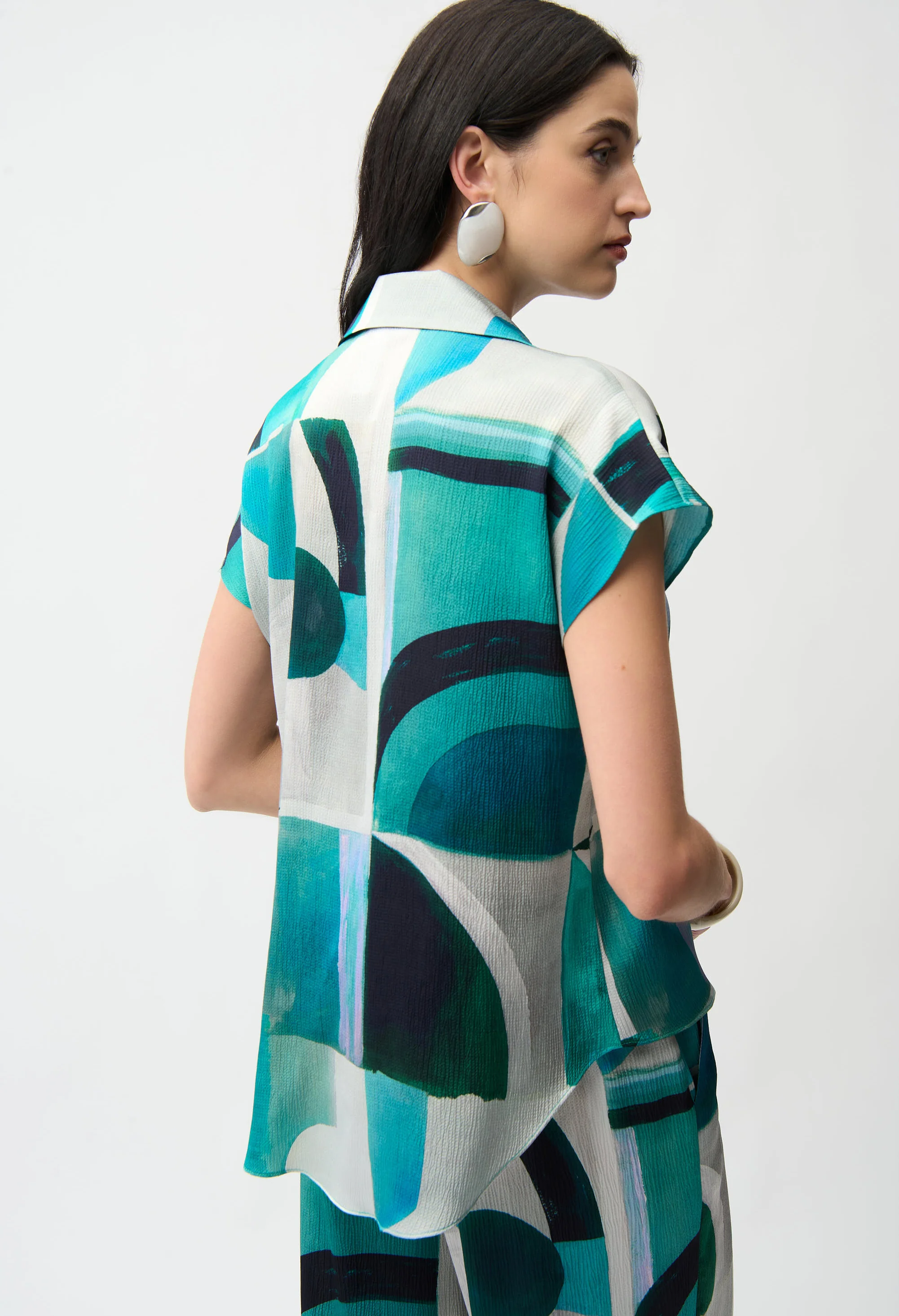 Casual Abstract Short-sleeve Shirt - Image 3