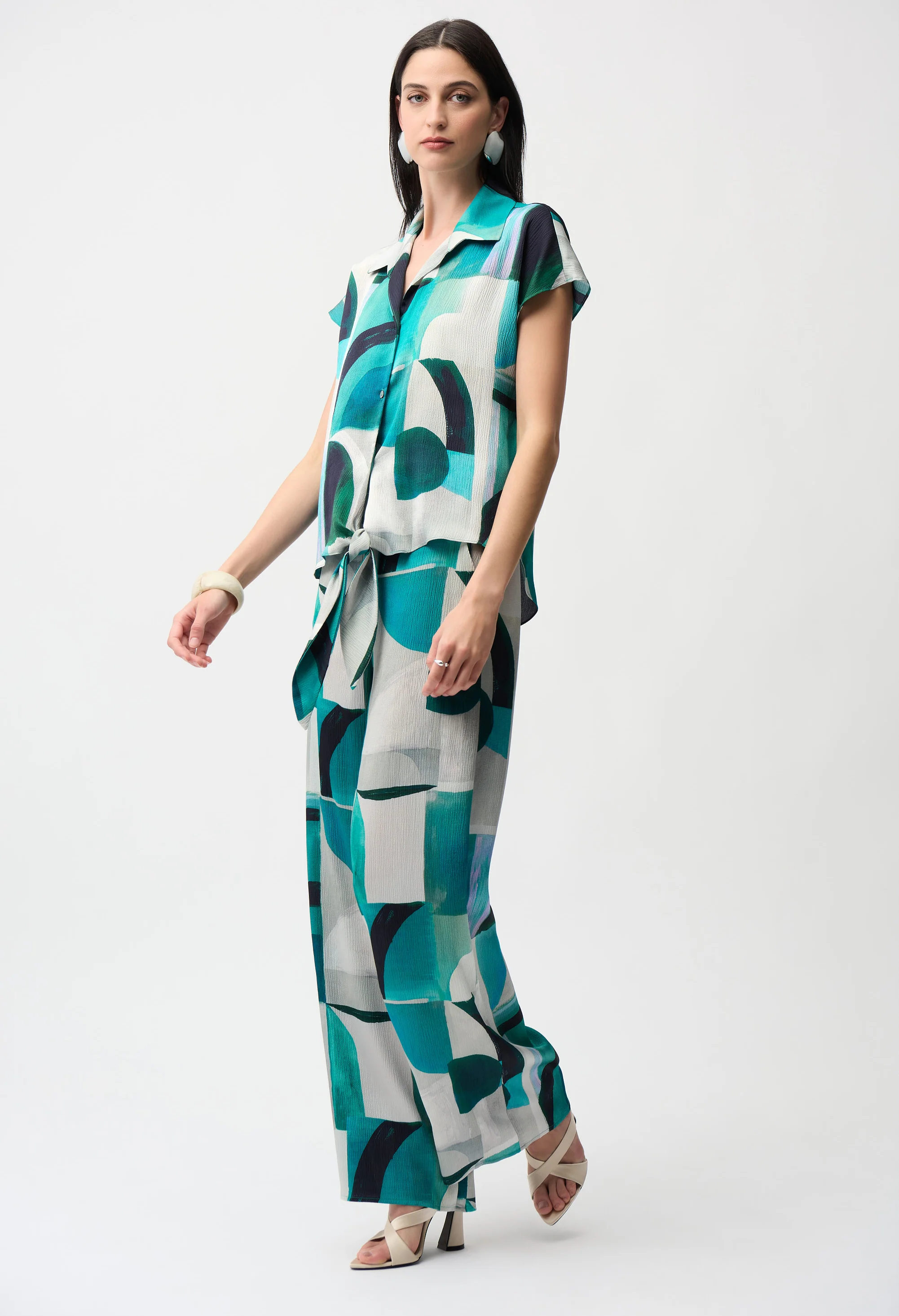 Casual Abstract Short-sleeve Shirt - Image 4