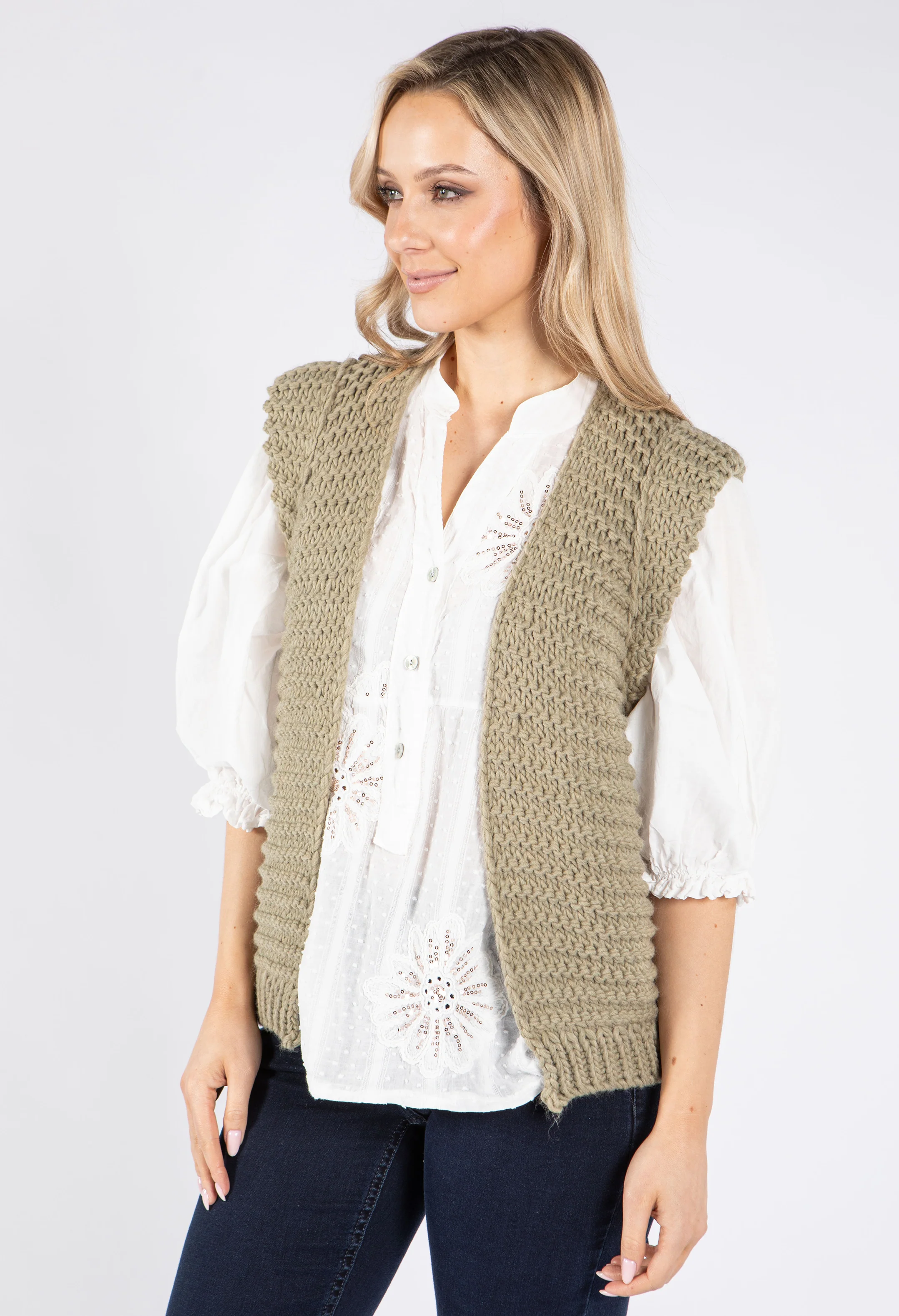 Chunky Knit Vest - Image 14
