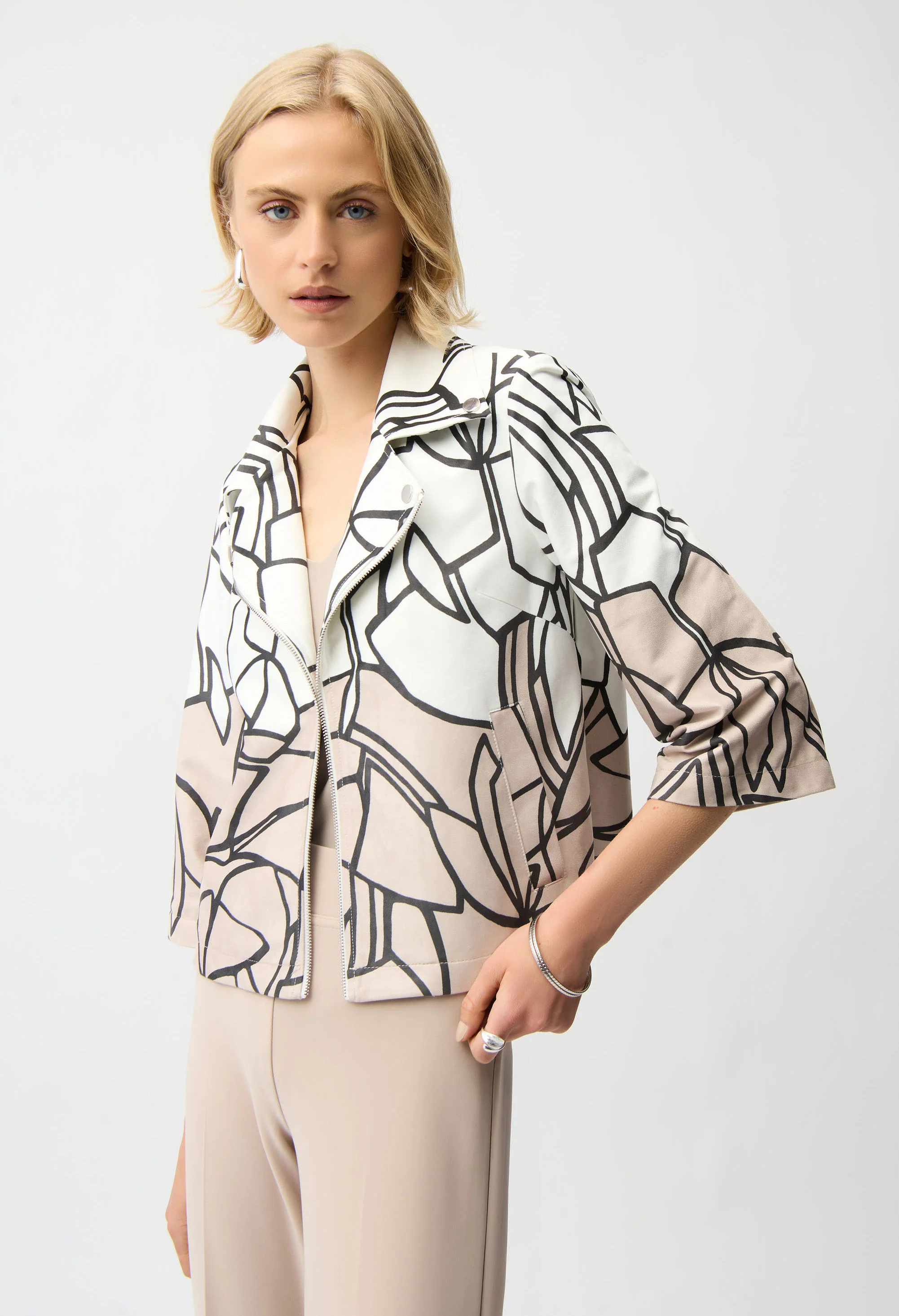 Collared Hip-length Blazer