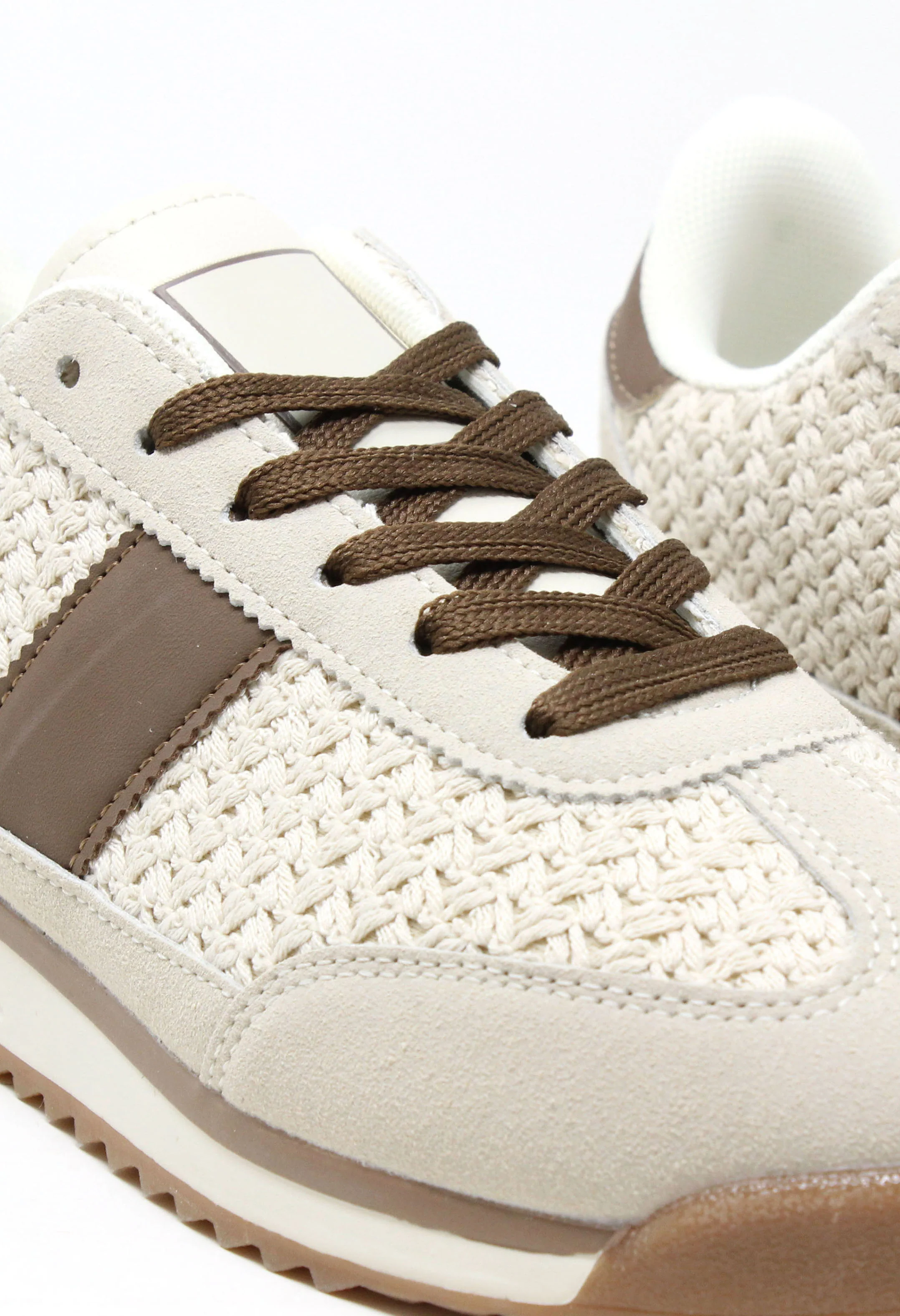 Crochet Detail Trainer - Image 4
