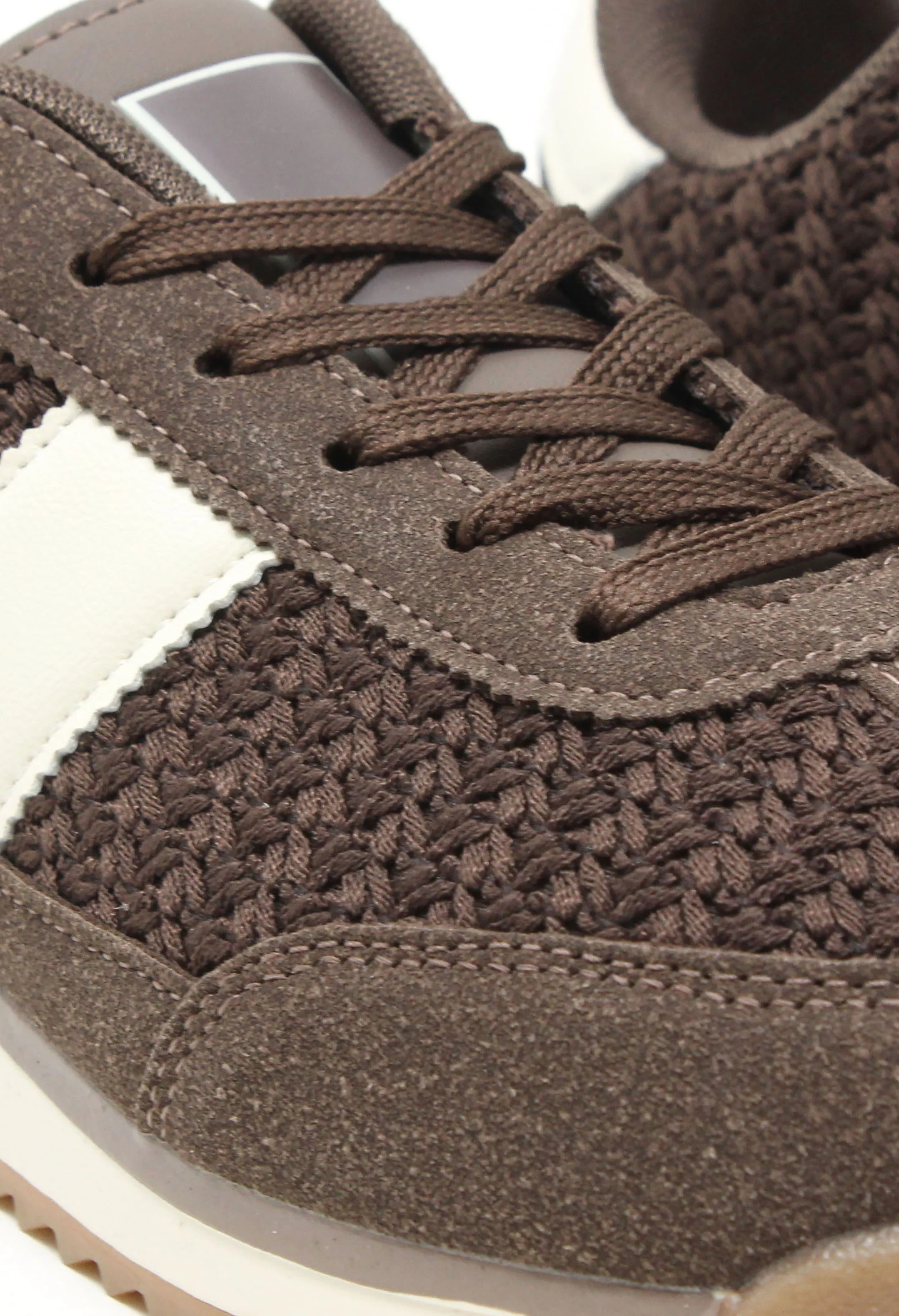 Crochet Detail Trainer - Image 8