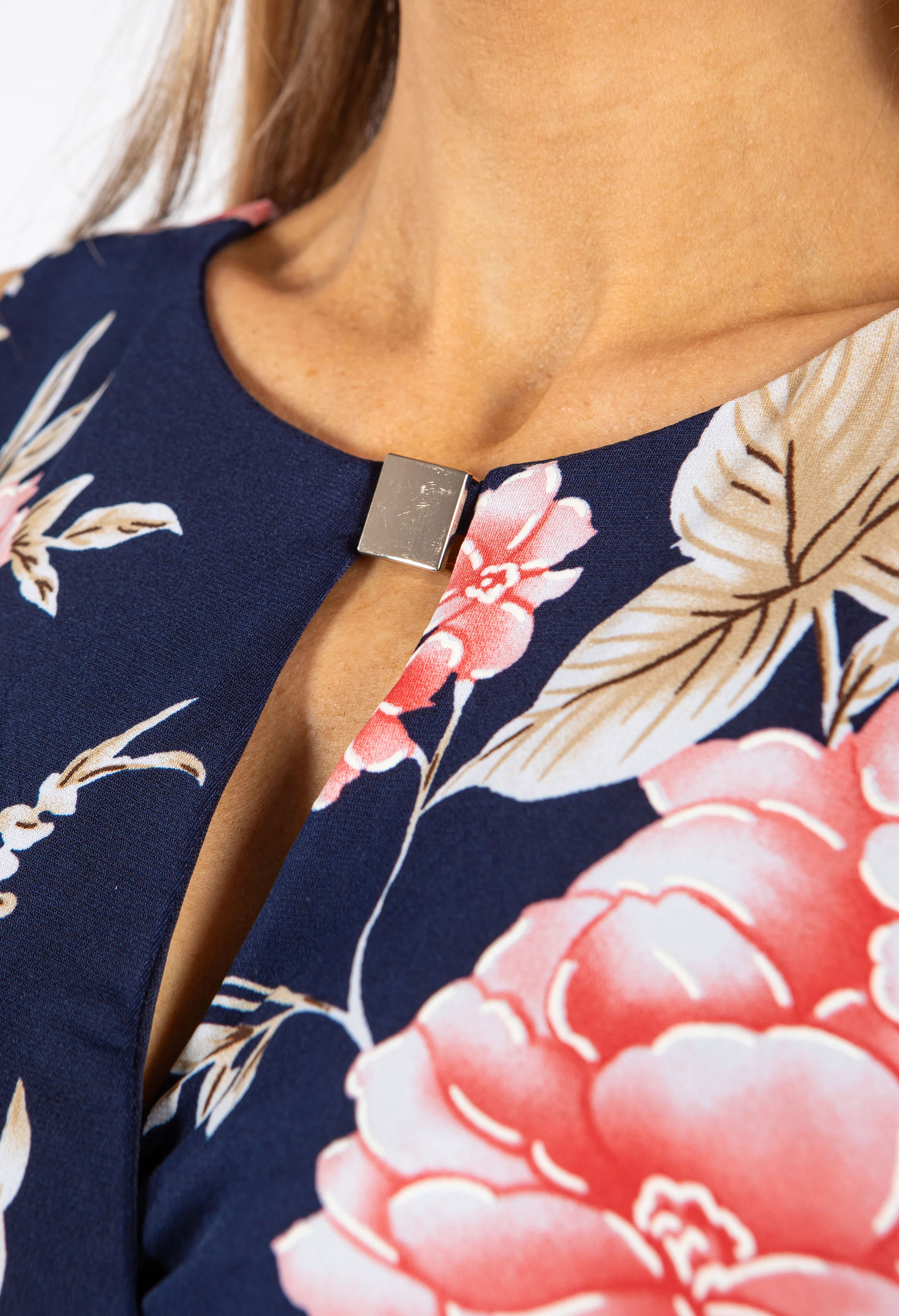 Cut Out Detail Sleeveless Dress - Image 7