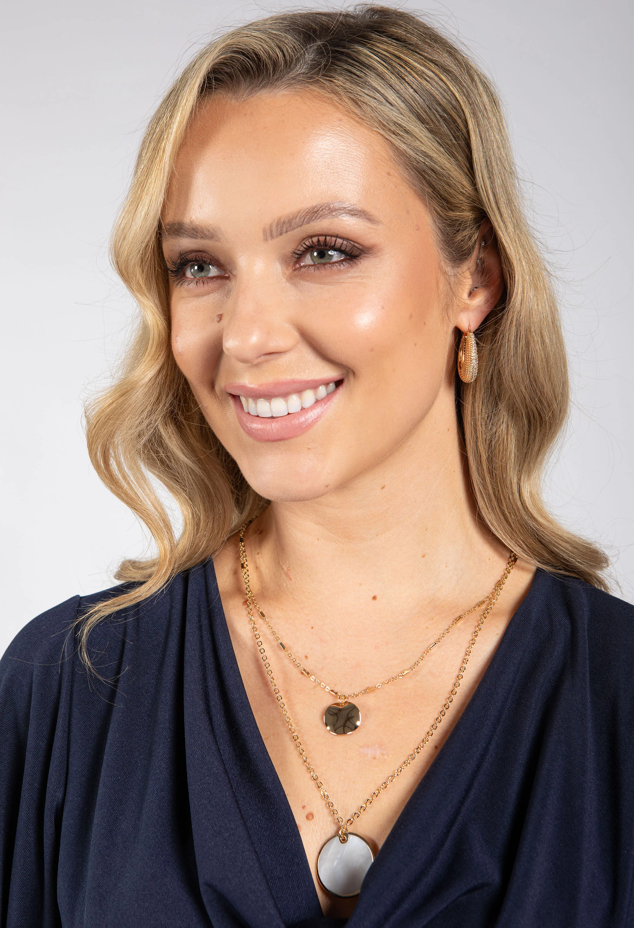 Double Necklace with Mother of Pearl Pendant - Image 3