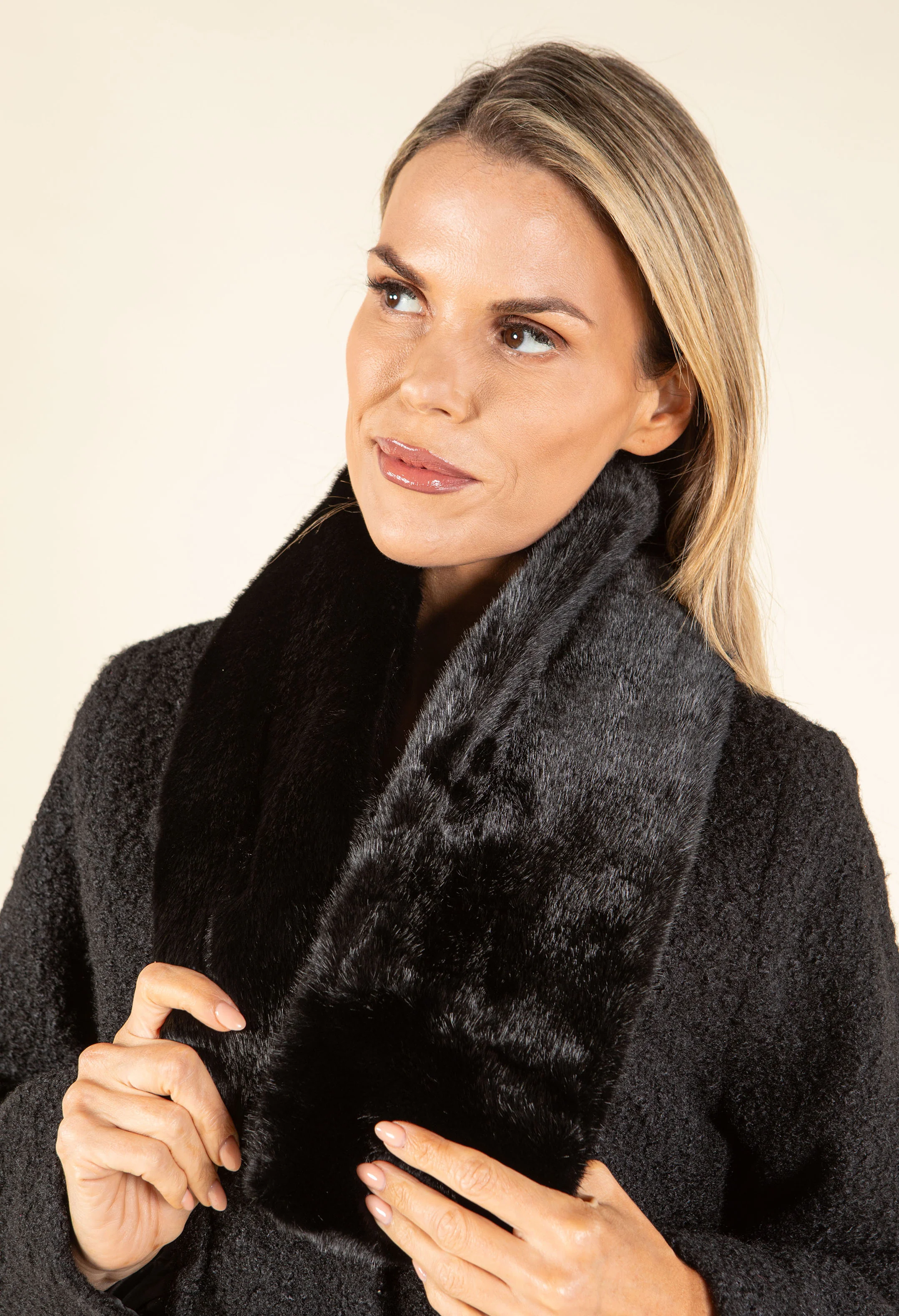 Faux Fur Scarf - Image 3