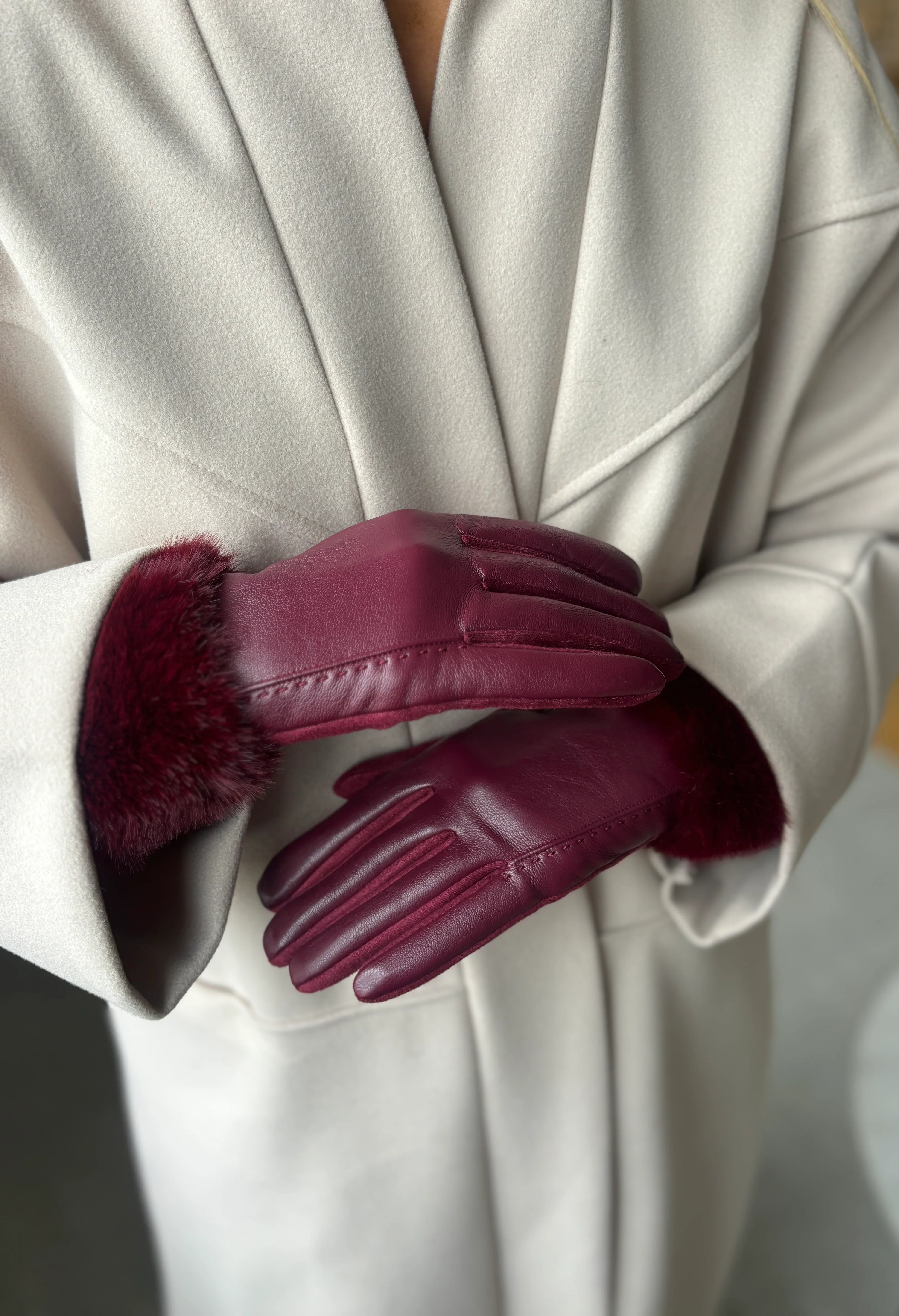 Faux-Fur Trim Gloves - Image 5