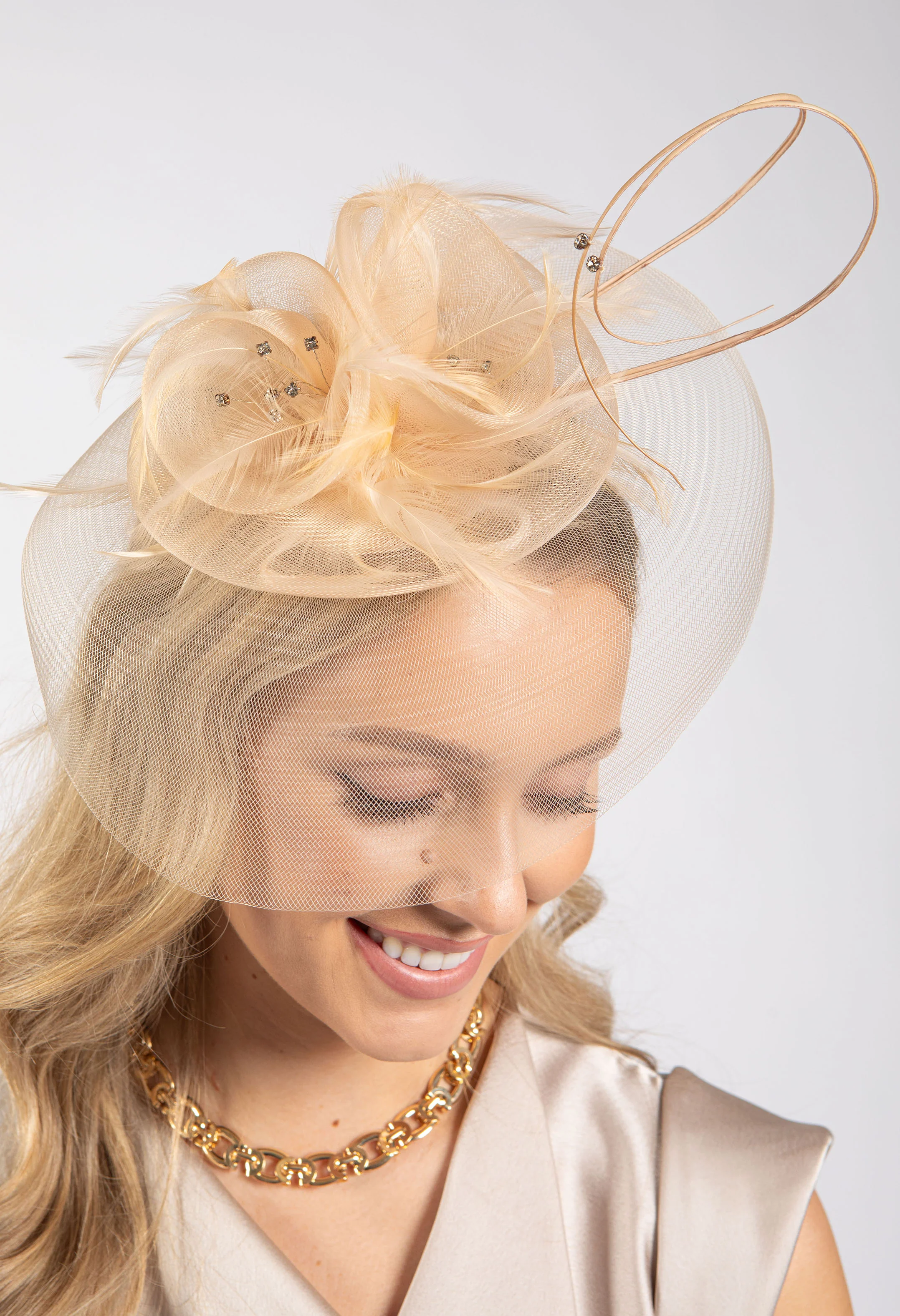 Feather & Diamante Detail Fascinator - Image 11