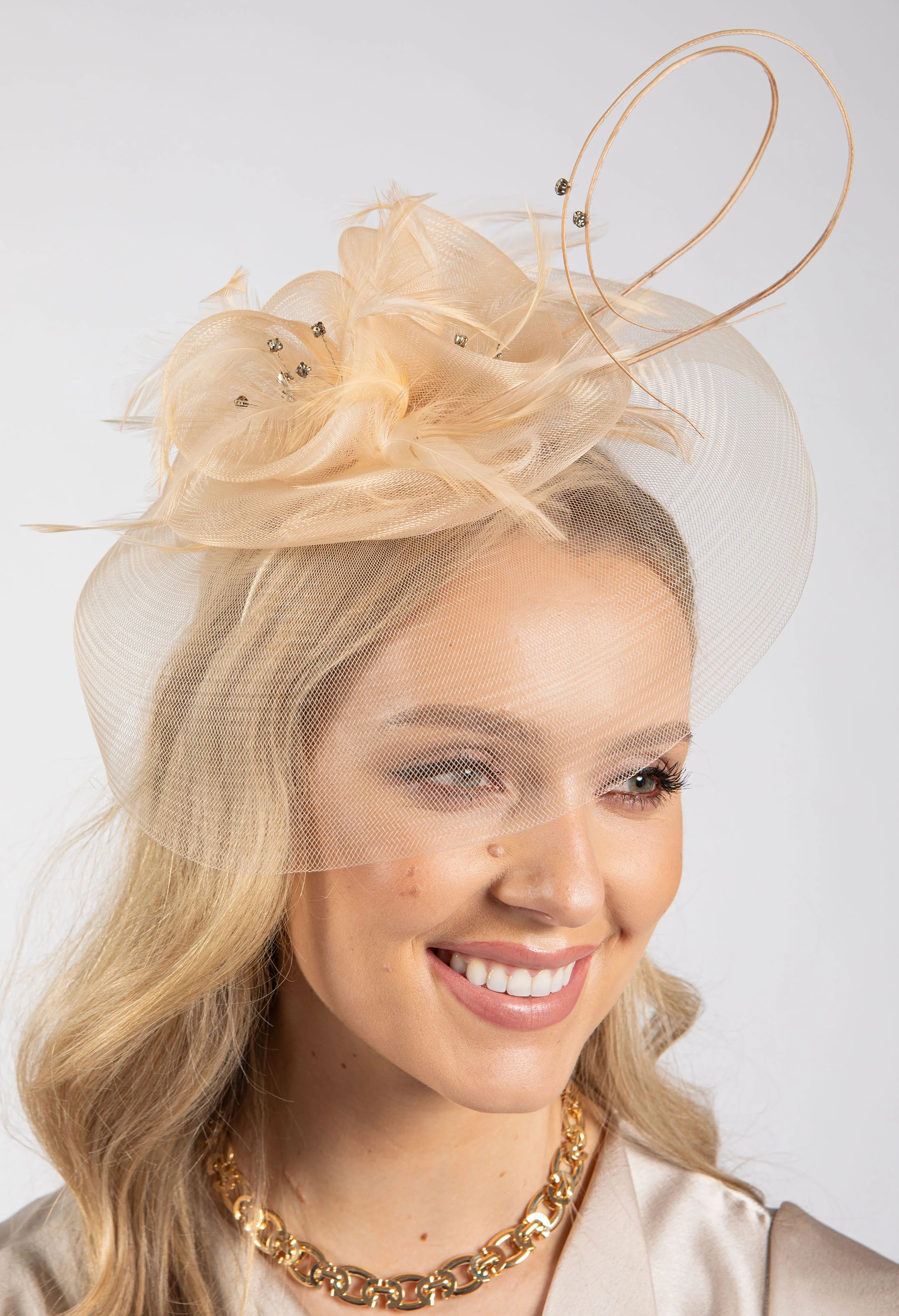 Feather & Diamante Detail Fascinator - Image 12