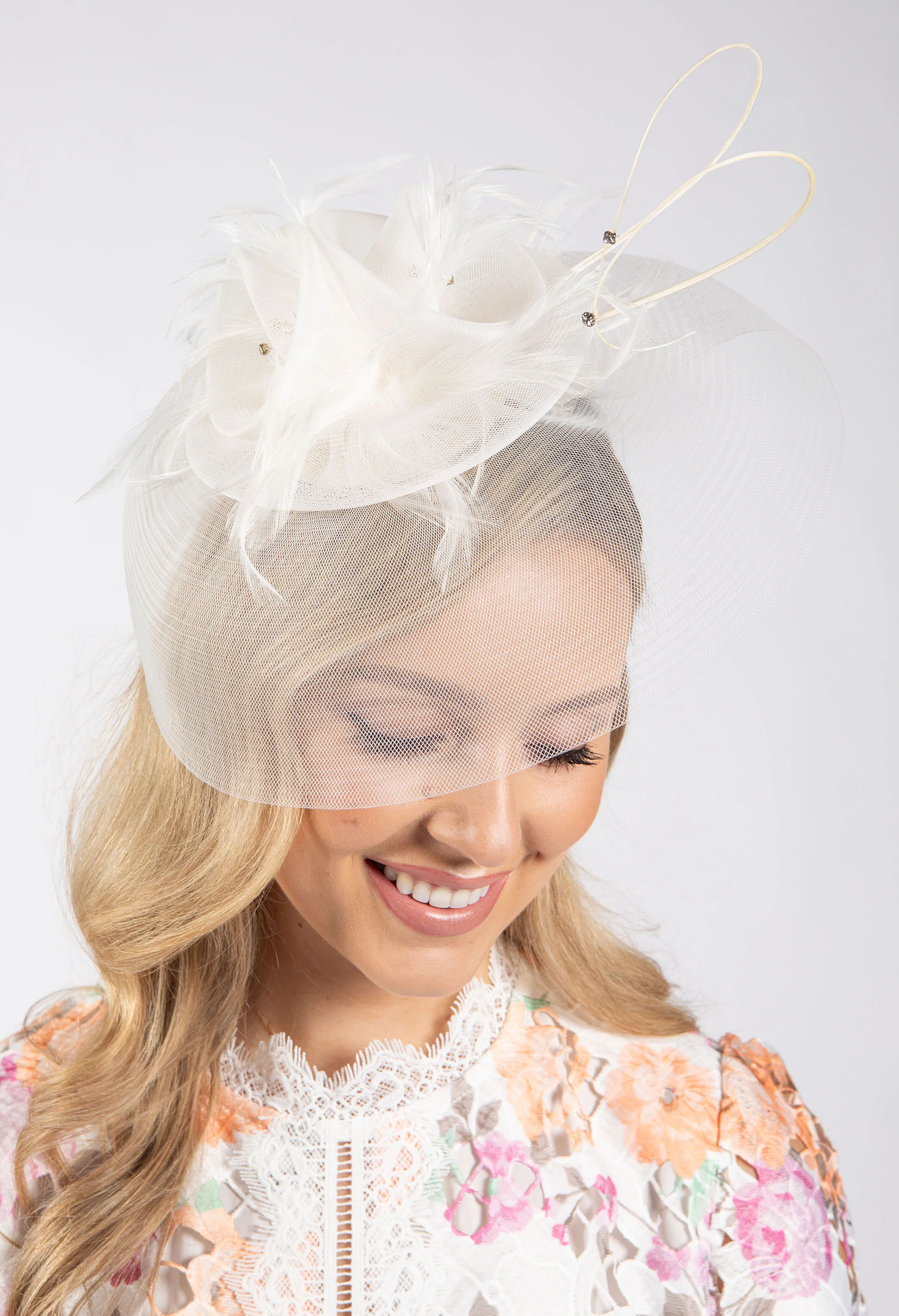Feather & Diamante Detail Fascinator - Image 17