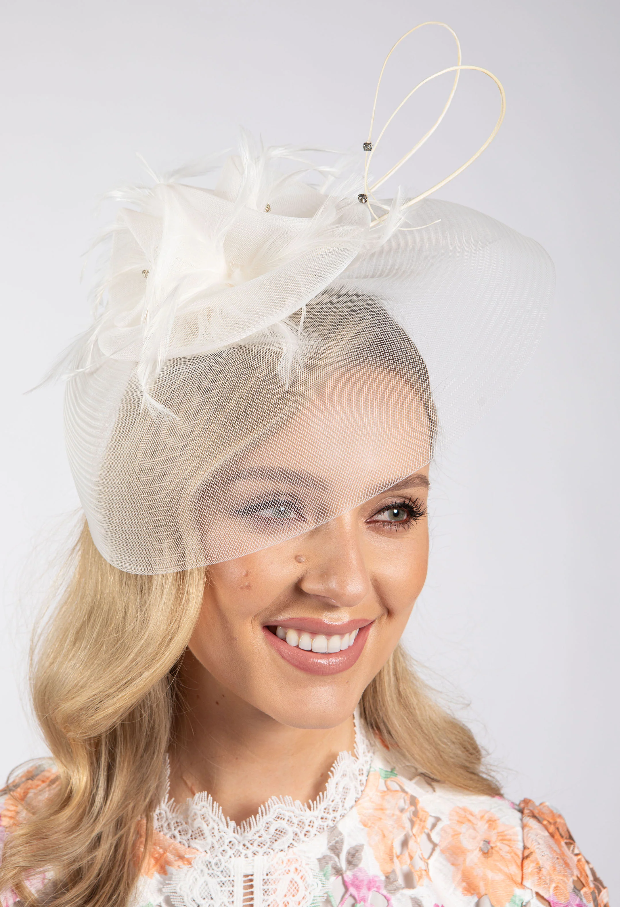 Feather & Diamante Detail Fascinator - Image 18