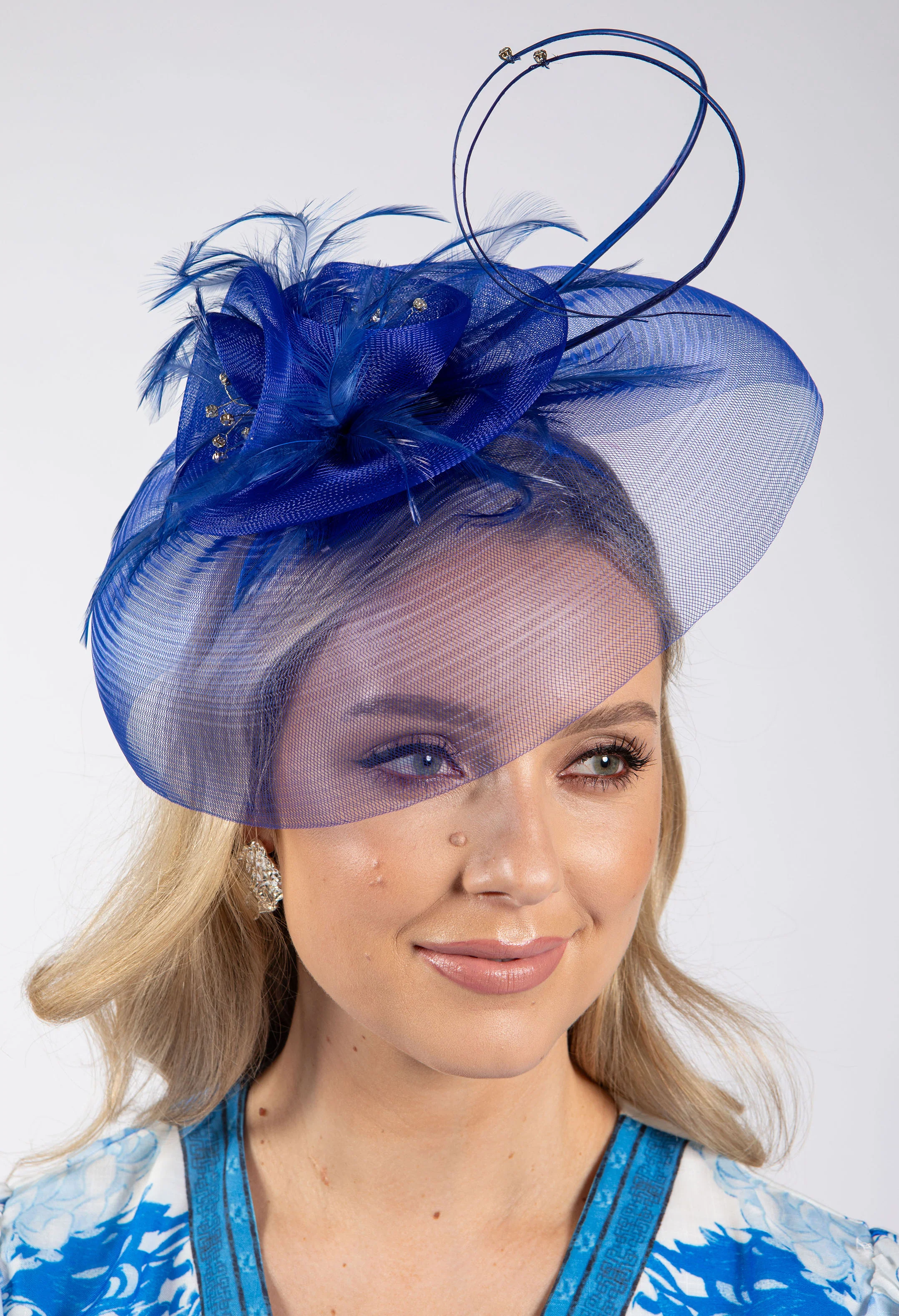 Feather & Diamante Detail Fascinator - Image 50