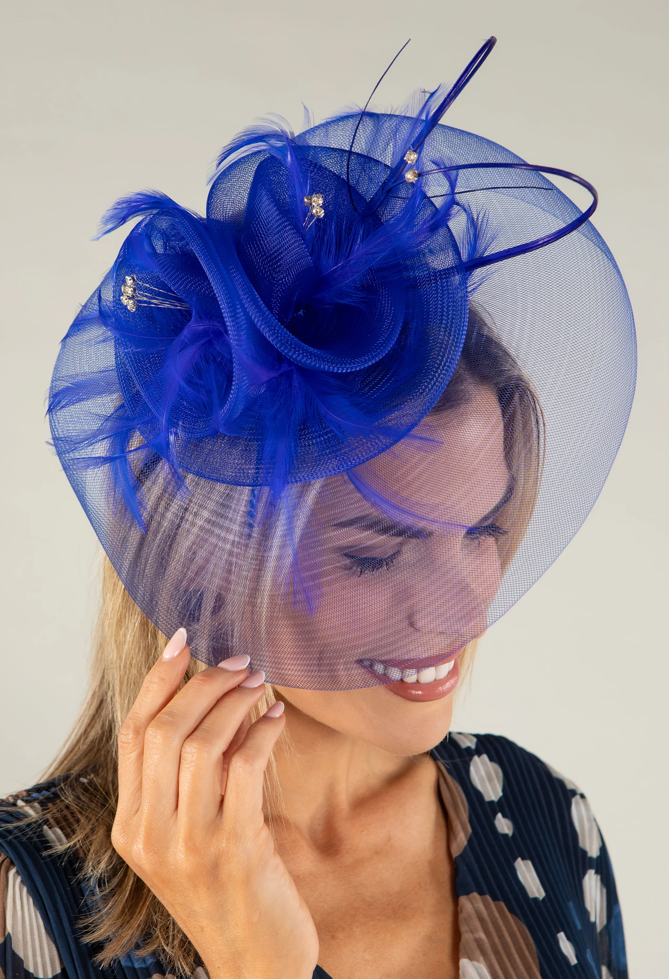 Feather & Diamante Detail Fascinator - Image 11