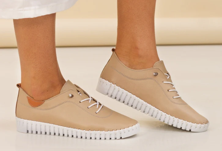 Flamborough leather Plimsoll - Image 2