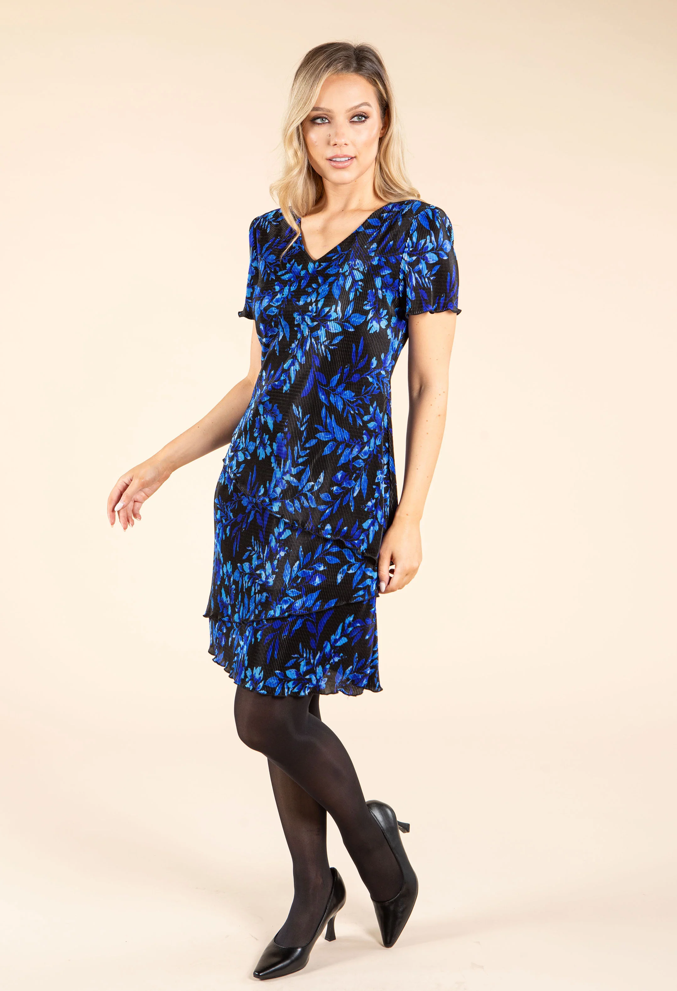 Floral Print Tiered Plisse Dress - Image 2