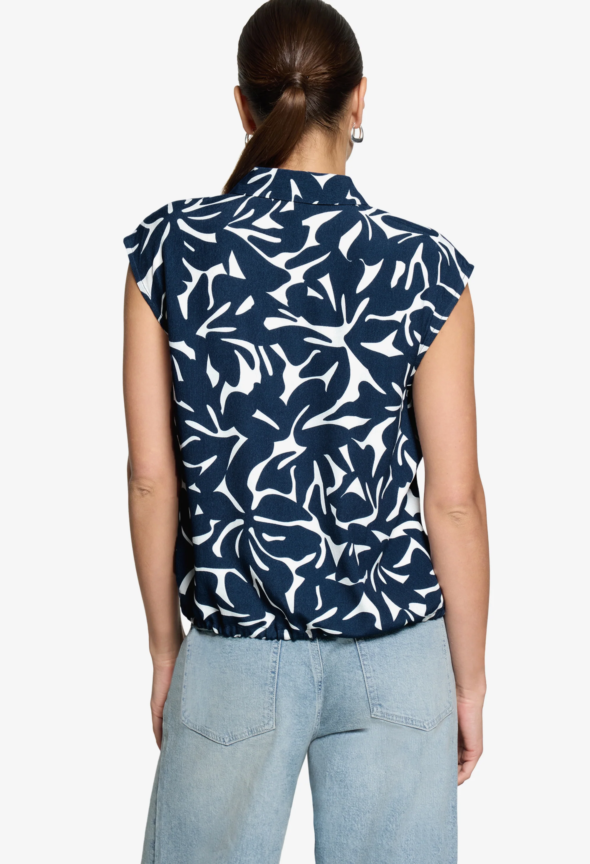 Floral Sleeveless Shirt - Image 2