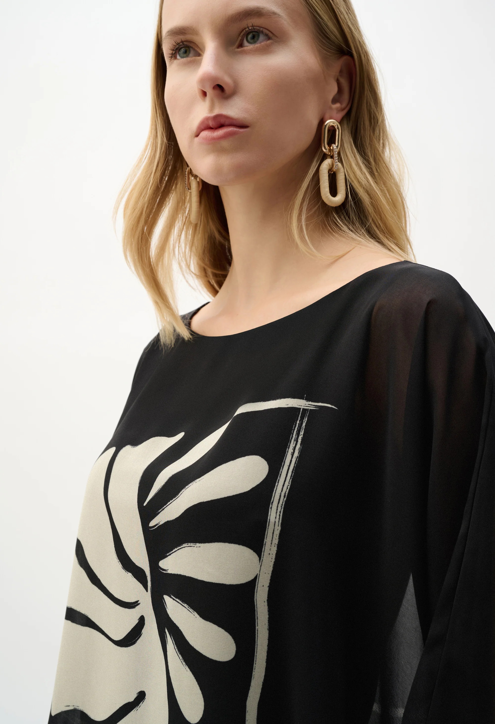 Flowy Abstract Top - Image 4