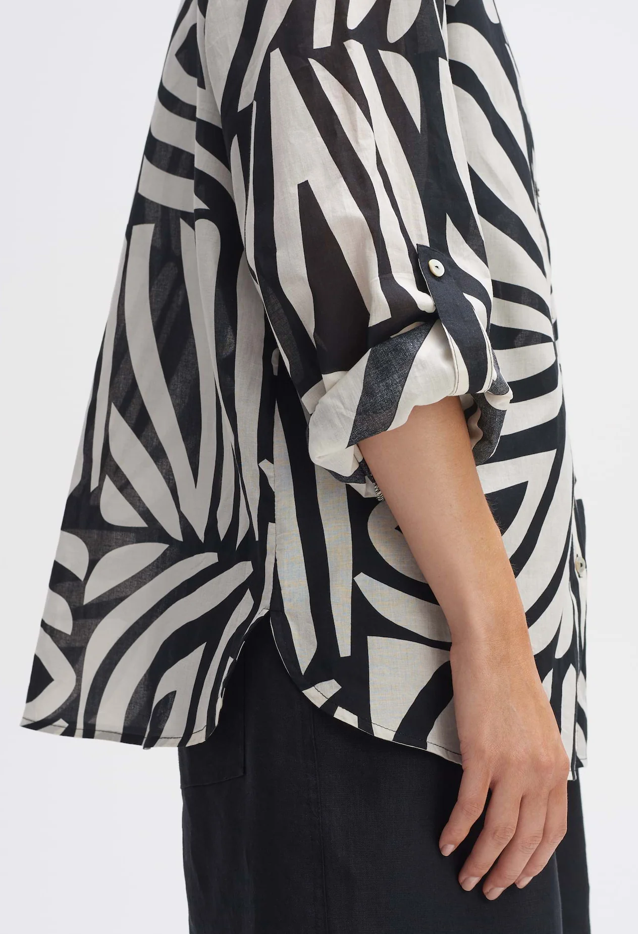 Fumine Oasis Blouse - Image 3