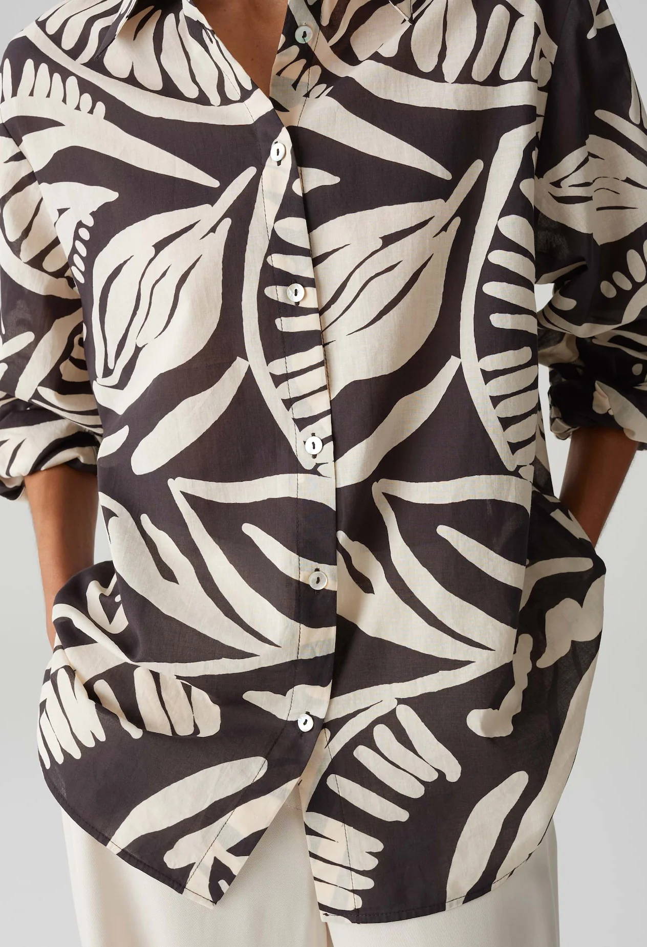 Fumine Tropical Blouse - Image 4