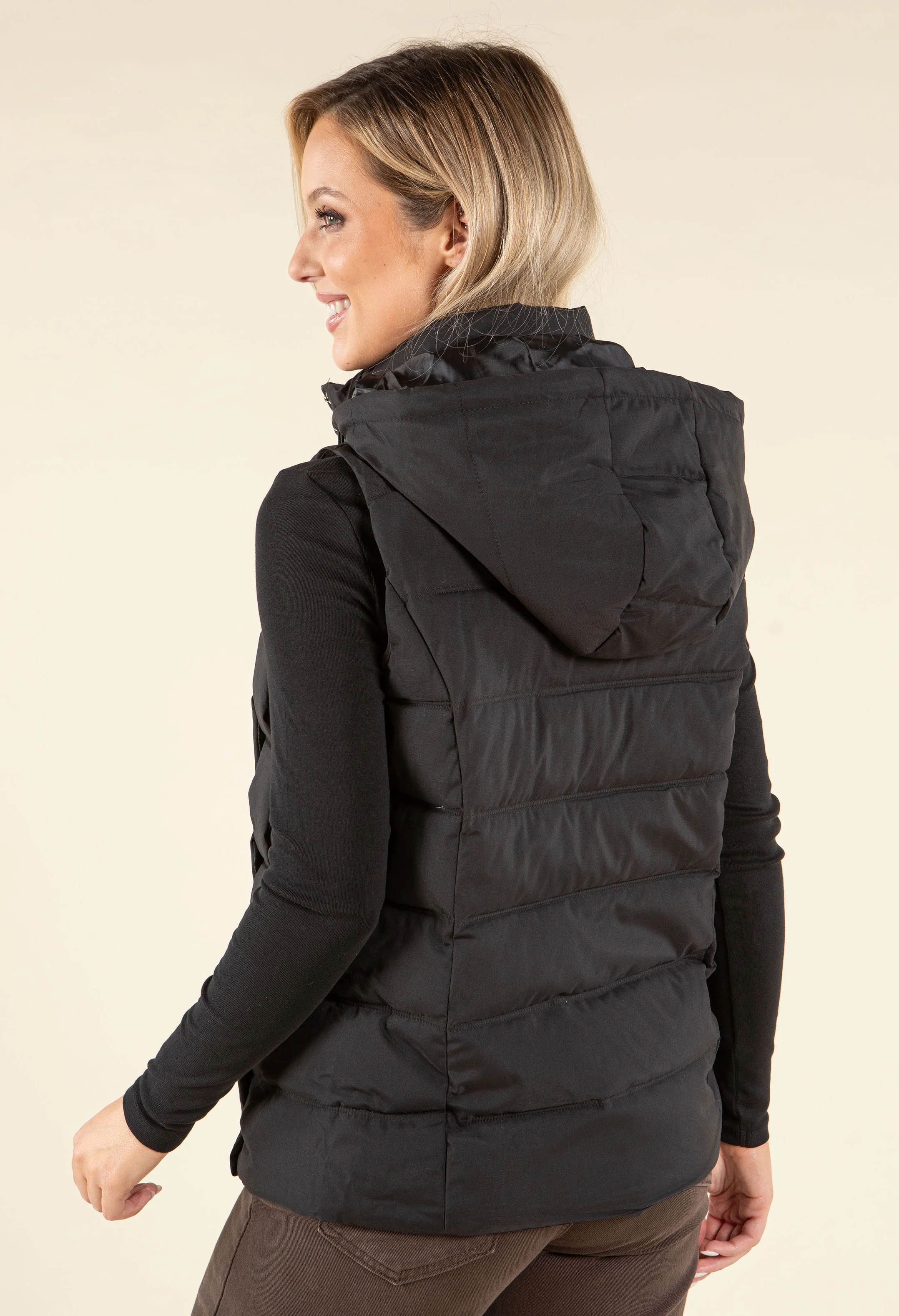 Geometric Design Quilted Gilet - Image 4