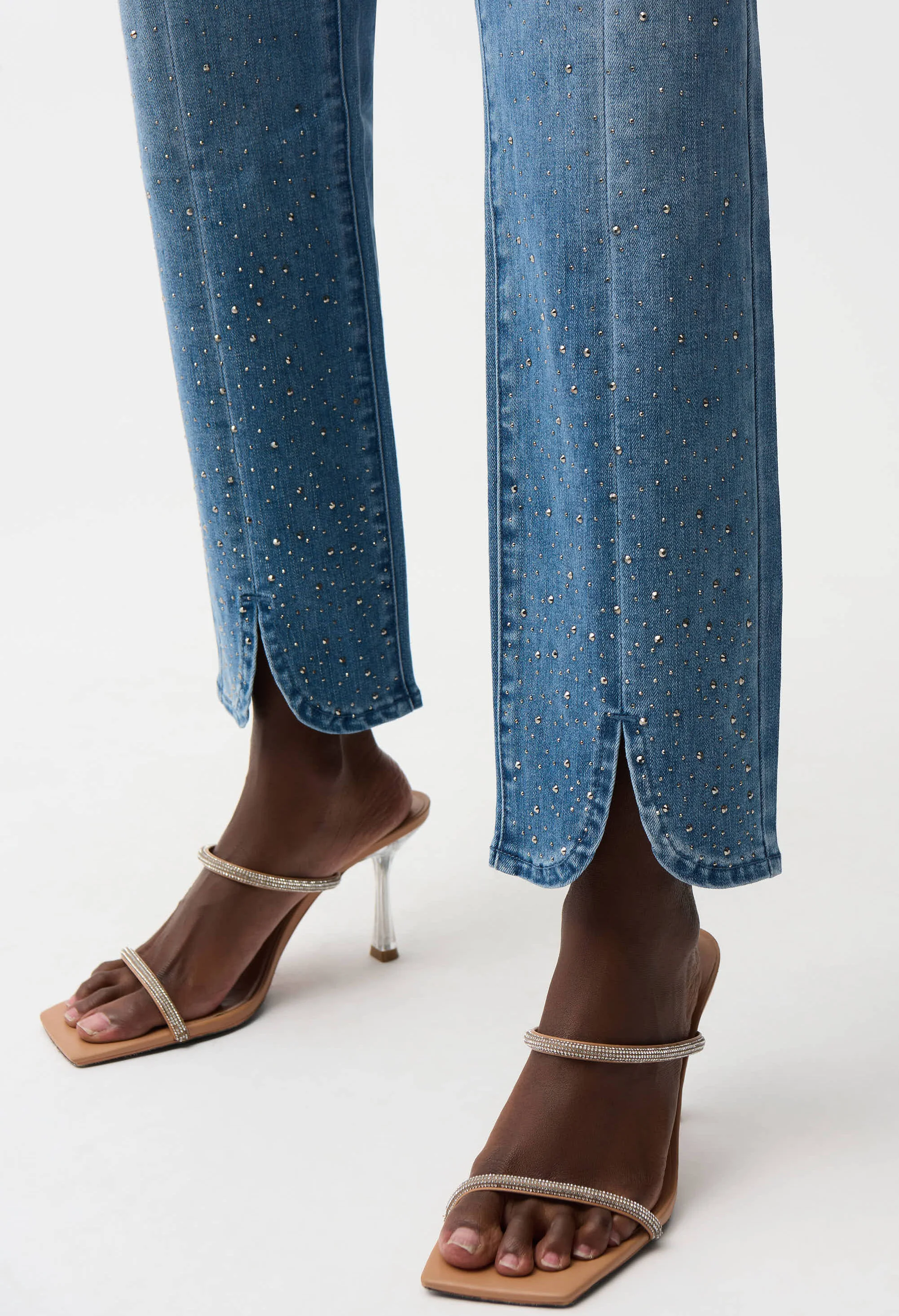 High-waisted Relaxed Jeans - Image 4