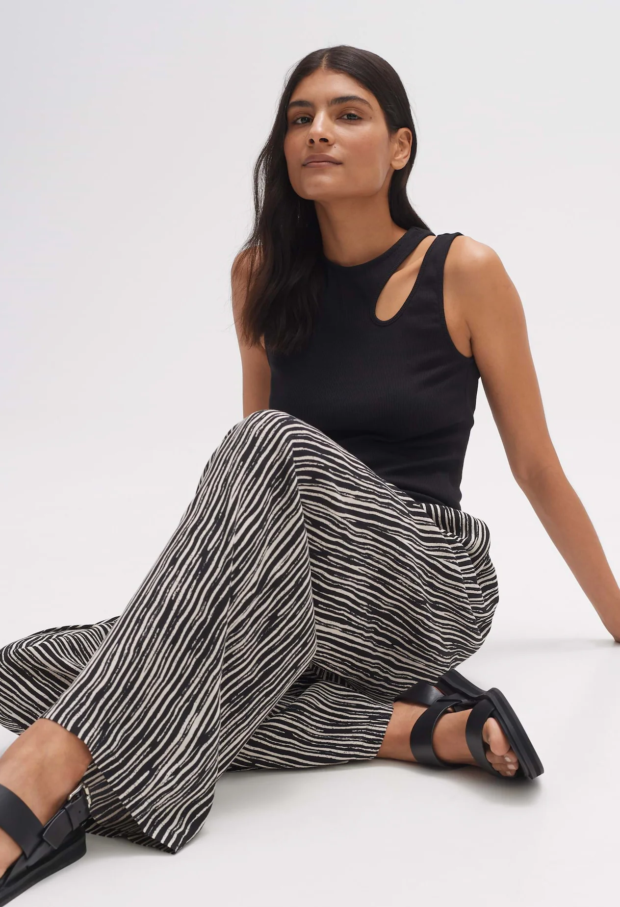 Ilara Ribbed Tank Top - Image 4