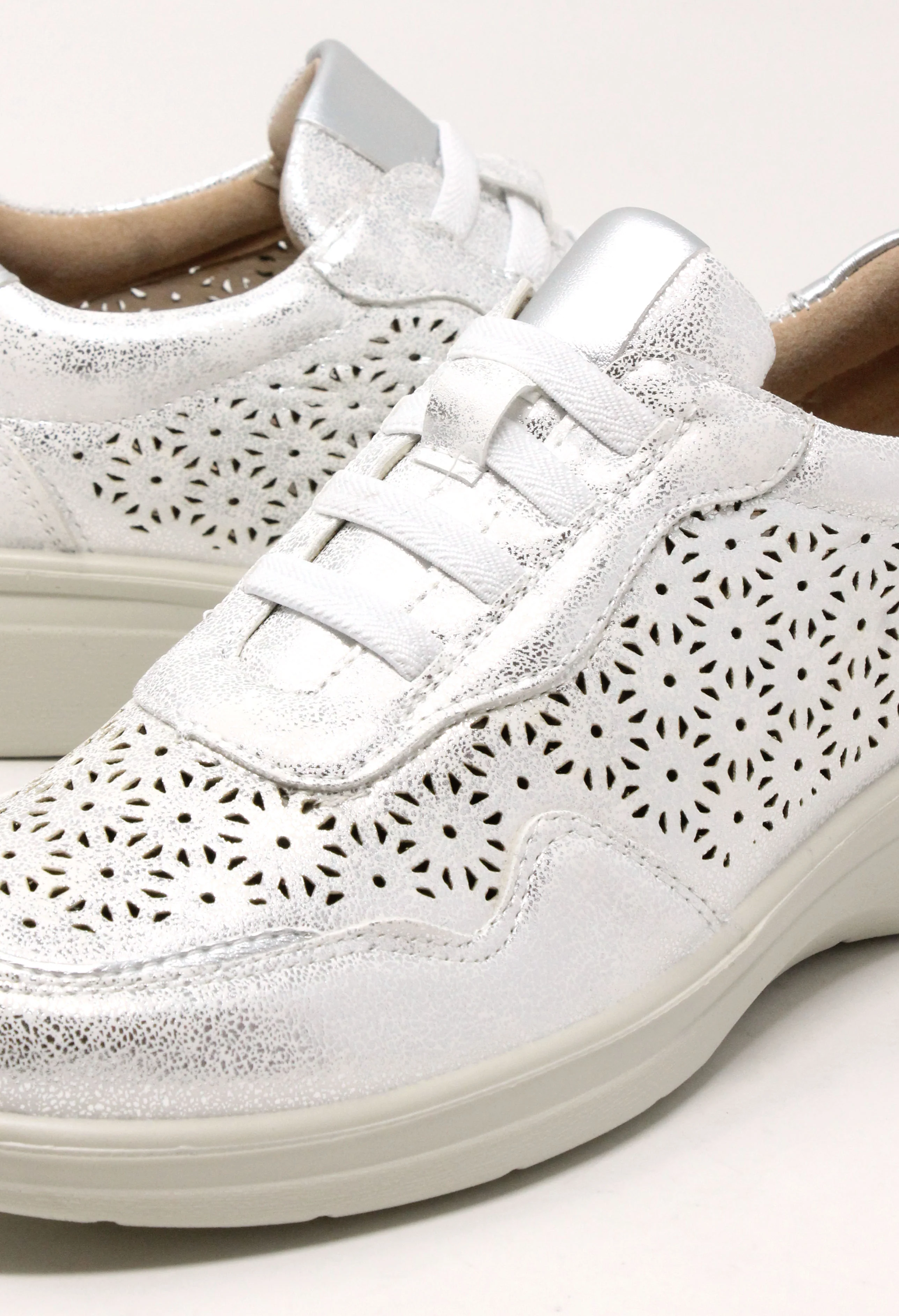 Laser Cut Trainer - Image 10