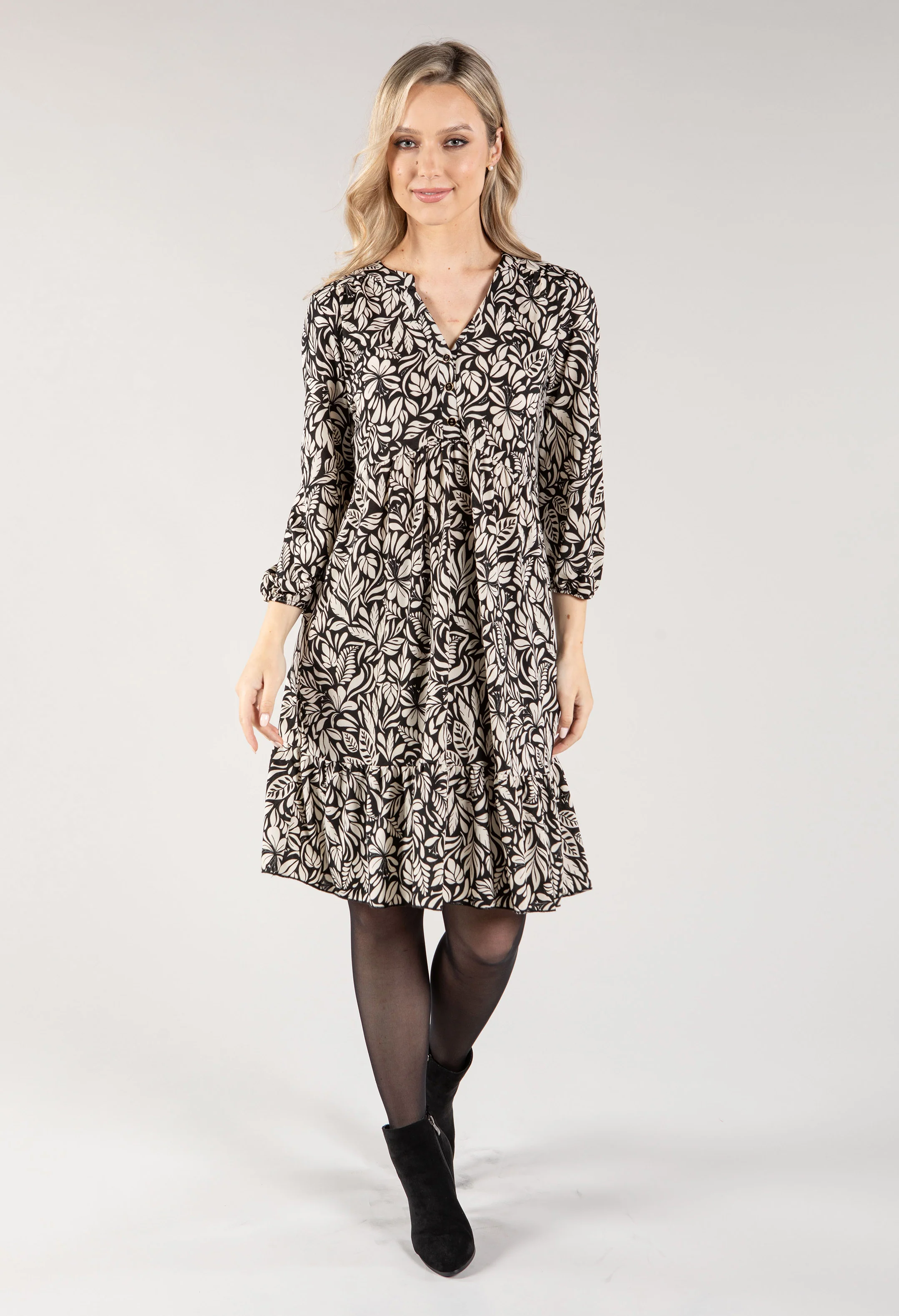 Lead Print Tiered Hem Short Dress - Image 4