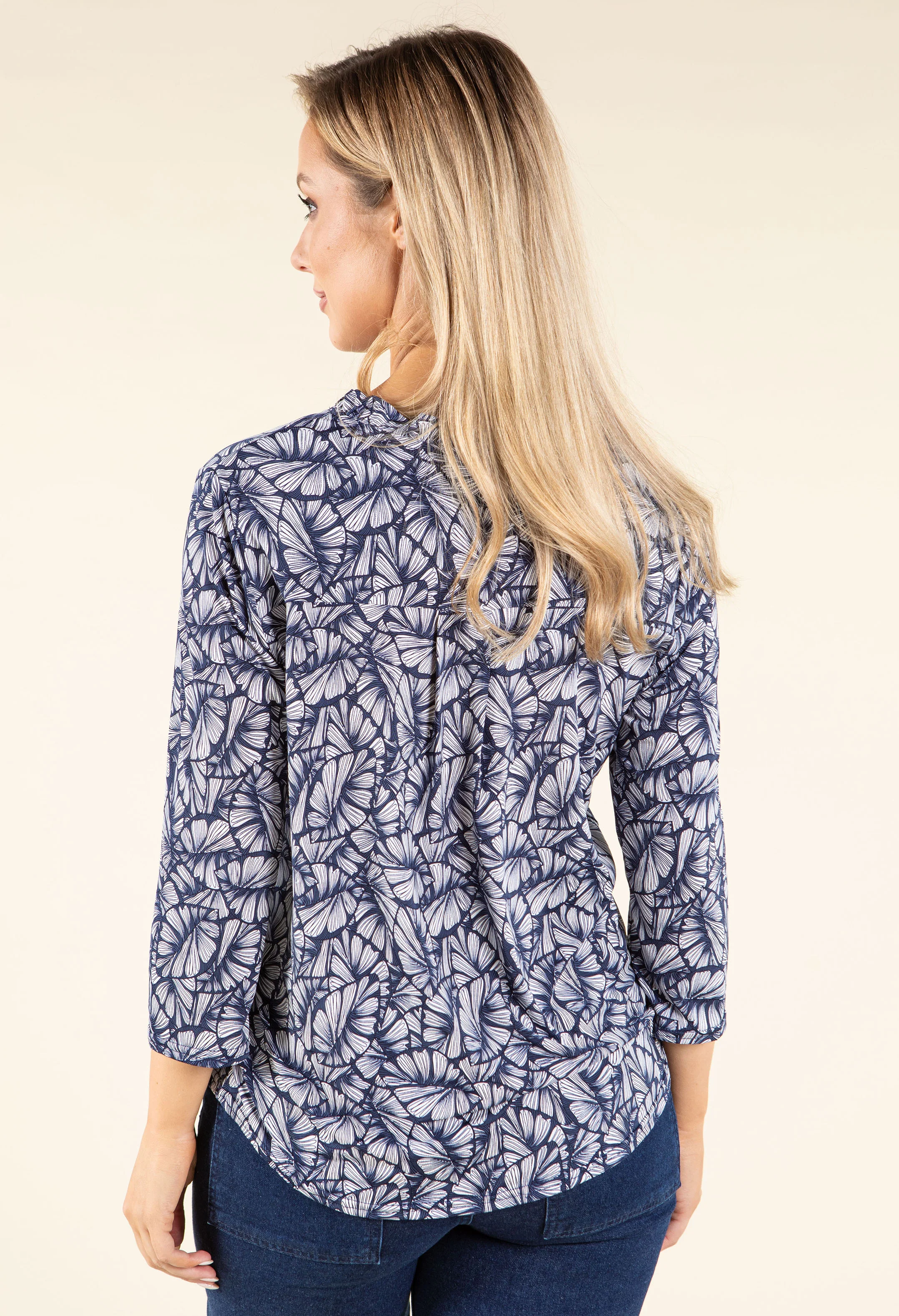 Leaf Print Textured Blouse - Image 4