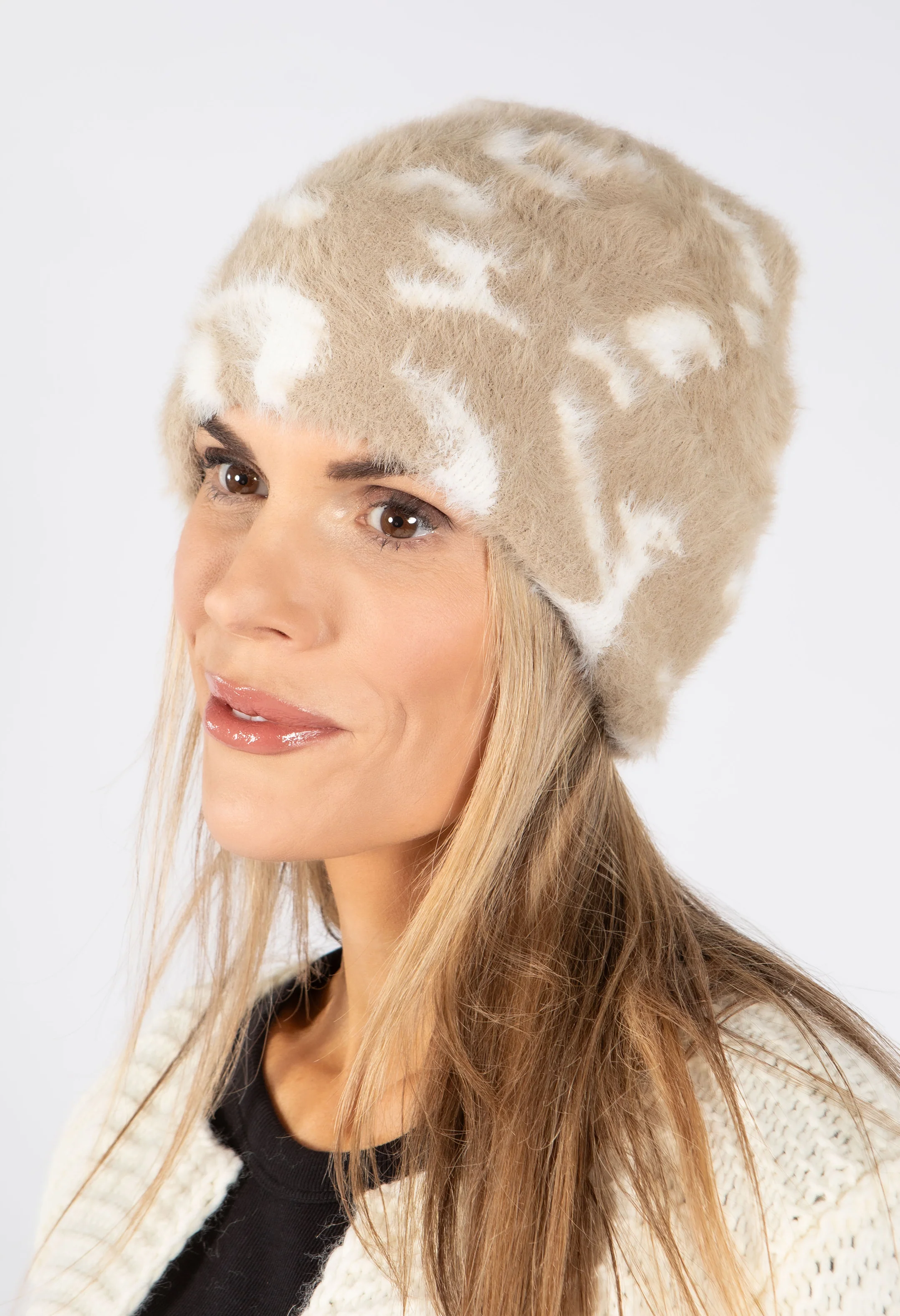 Leo Print Fluffy Hat - Image 5