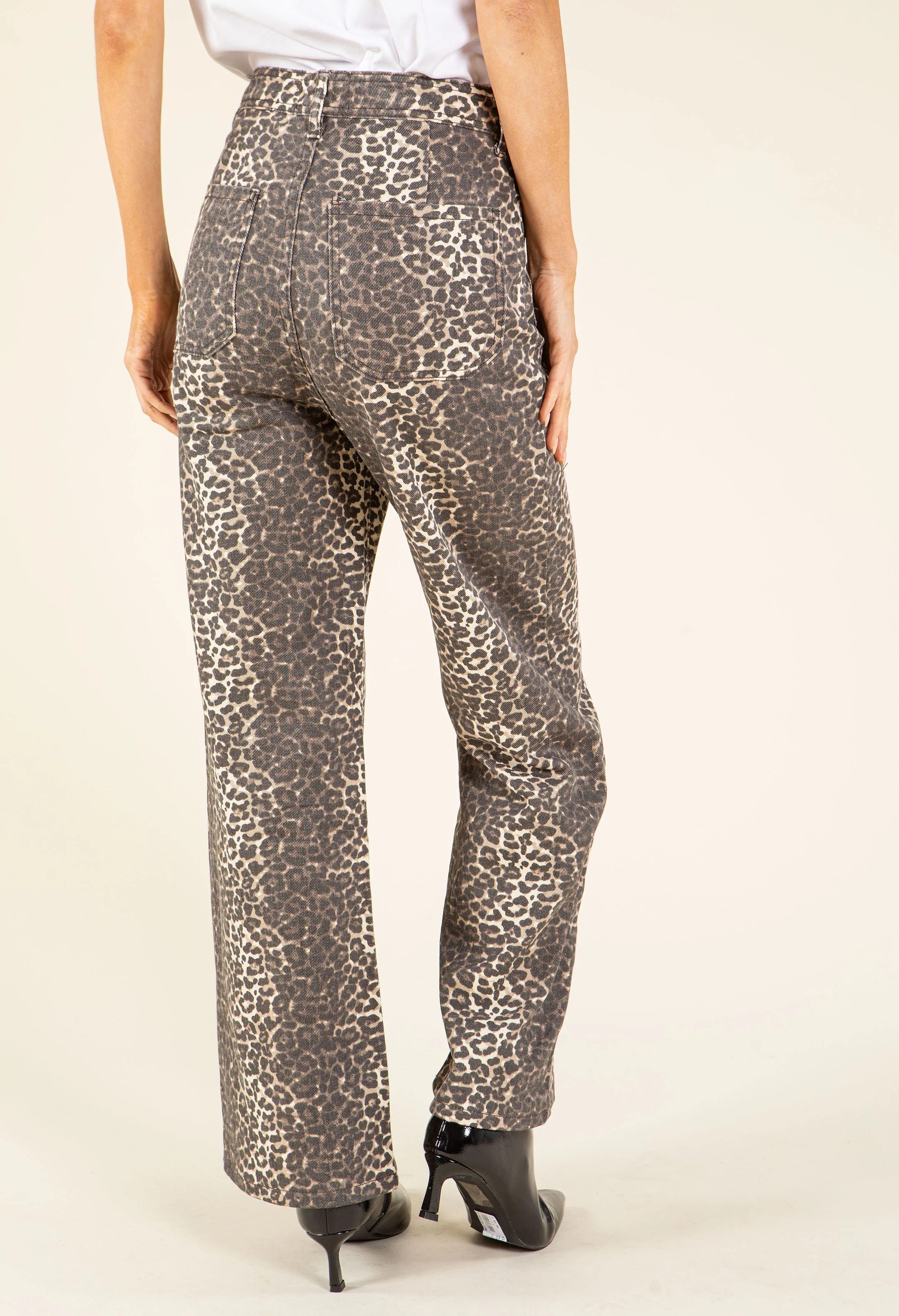 Leopard Wide Leg Jeans - Image 5
