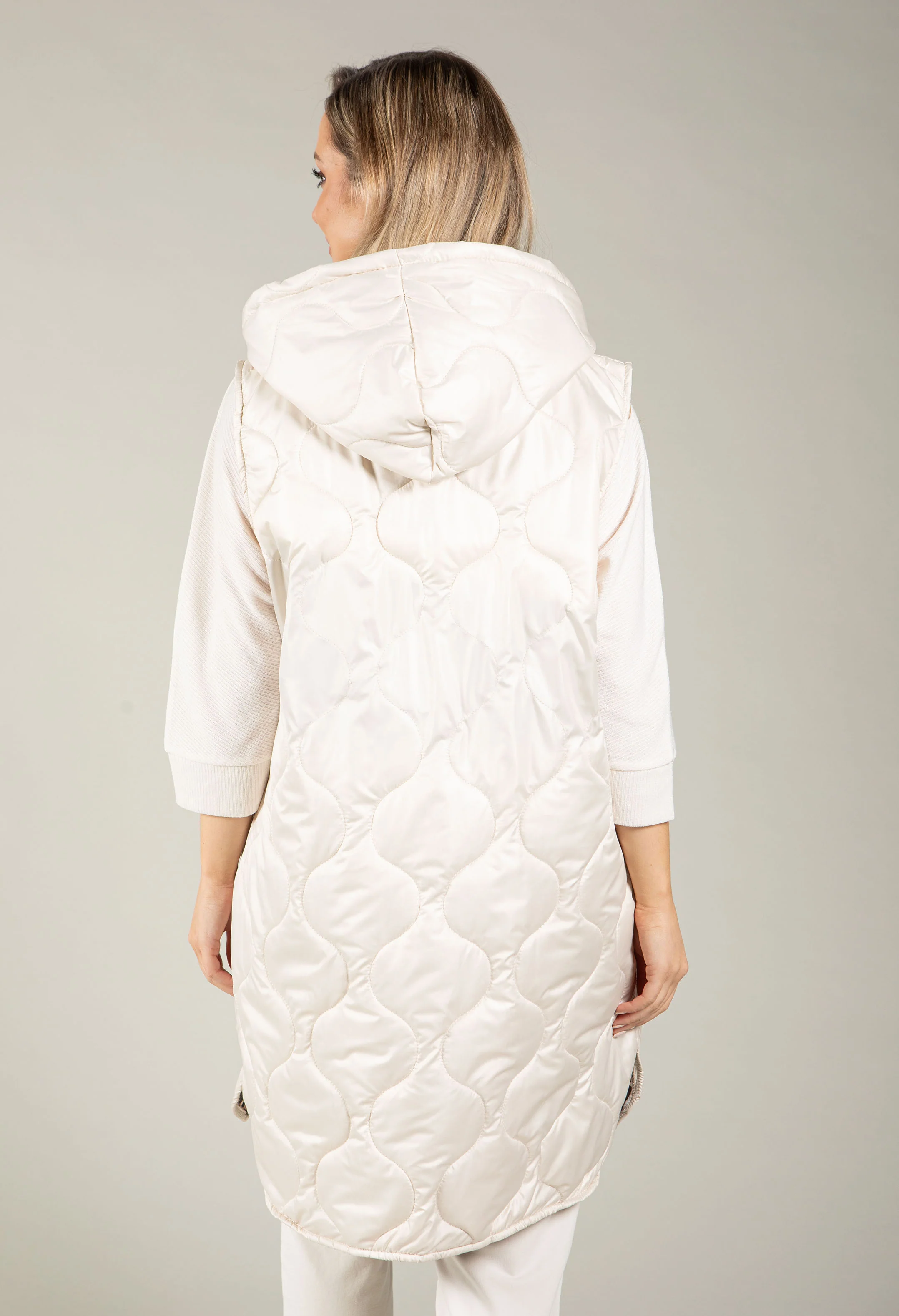 Longline Quilted Gilet - Image 5