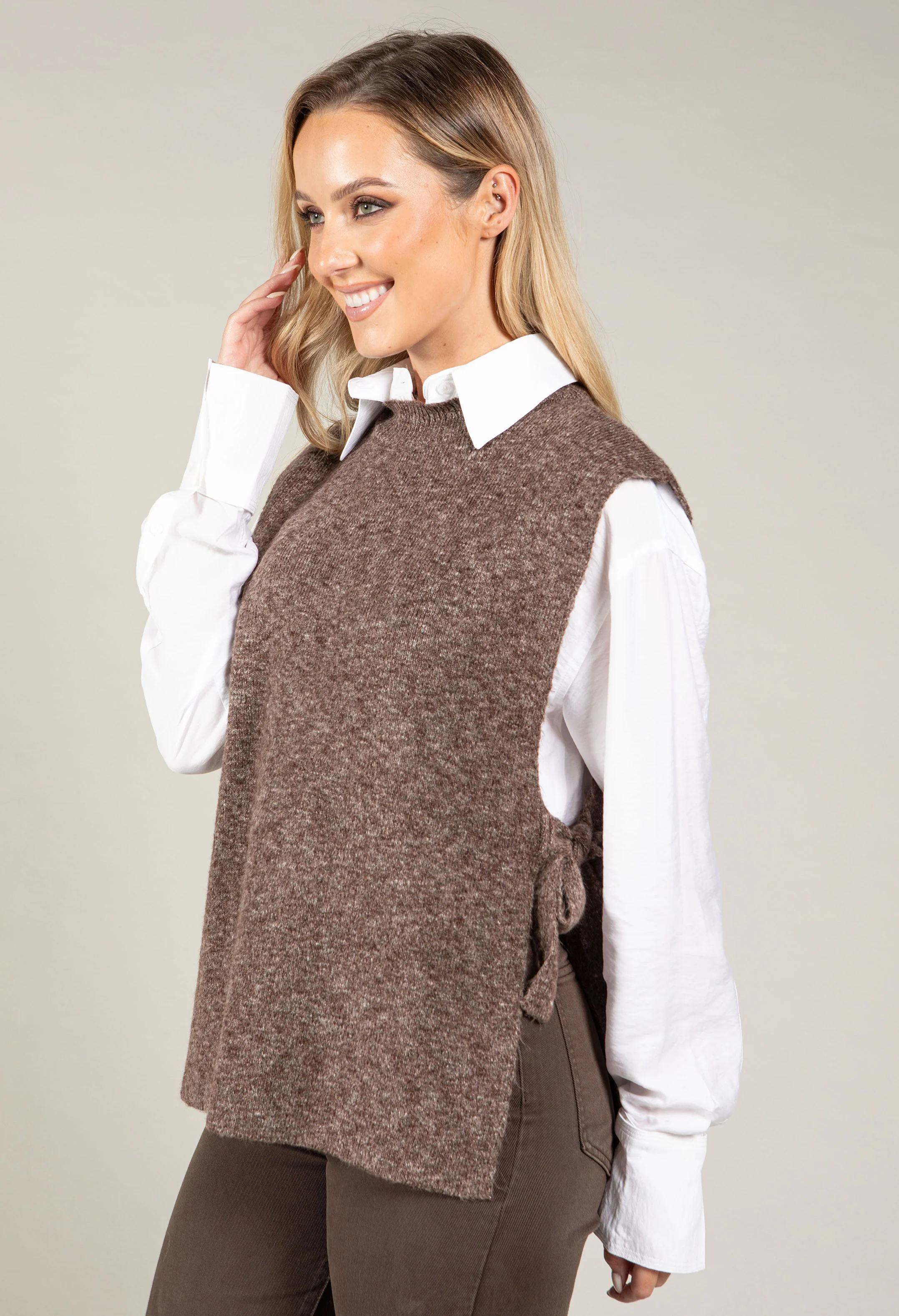 Luna Knitted Vest - Image 10