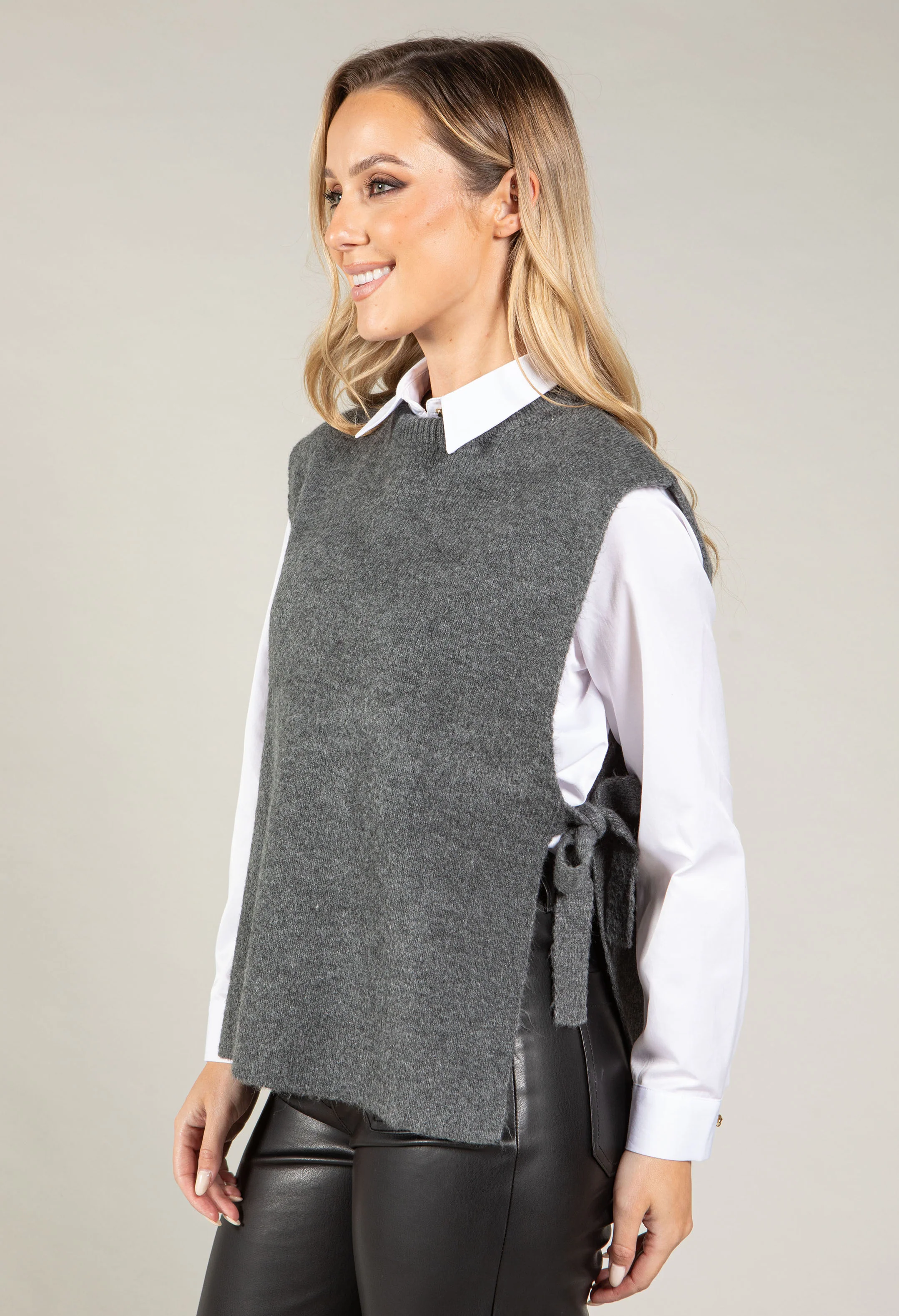Luna Knitted Vest - Image 4