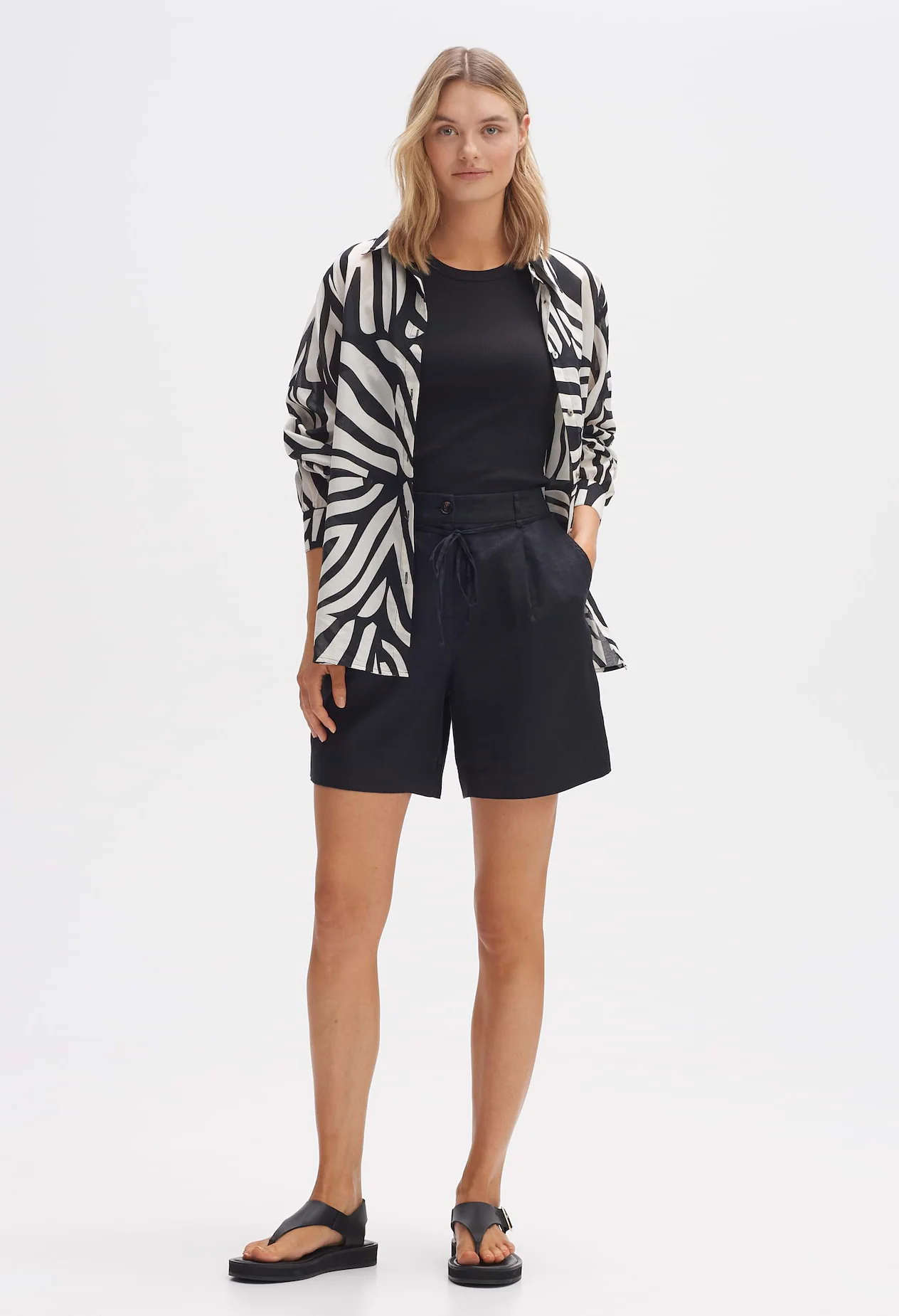 Marilla Wide Linen Shorts - Image 4