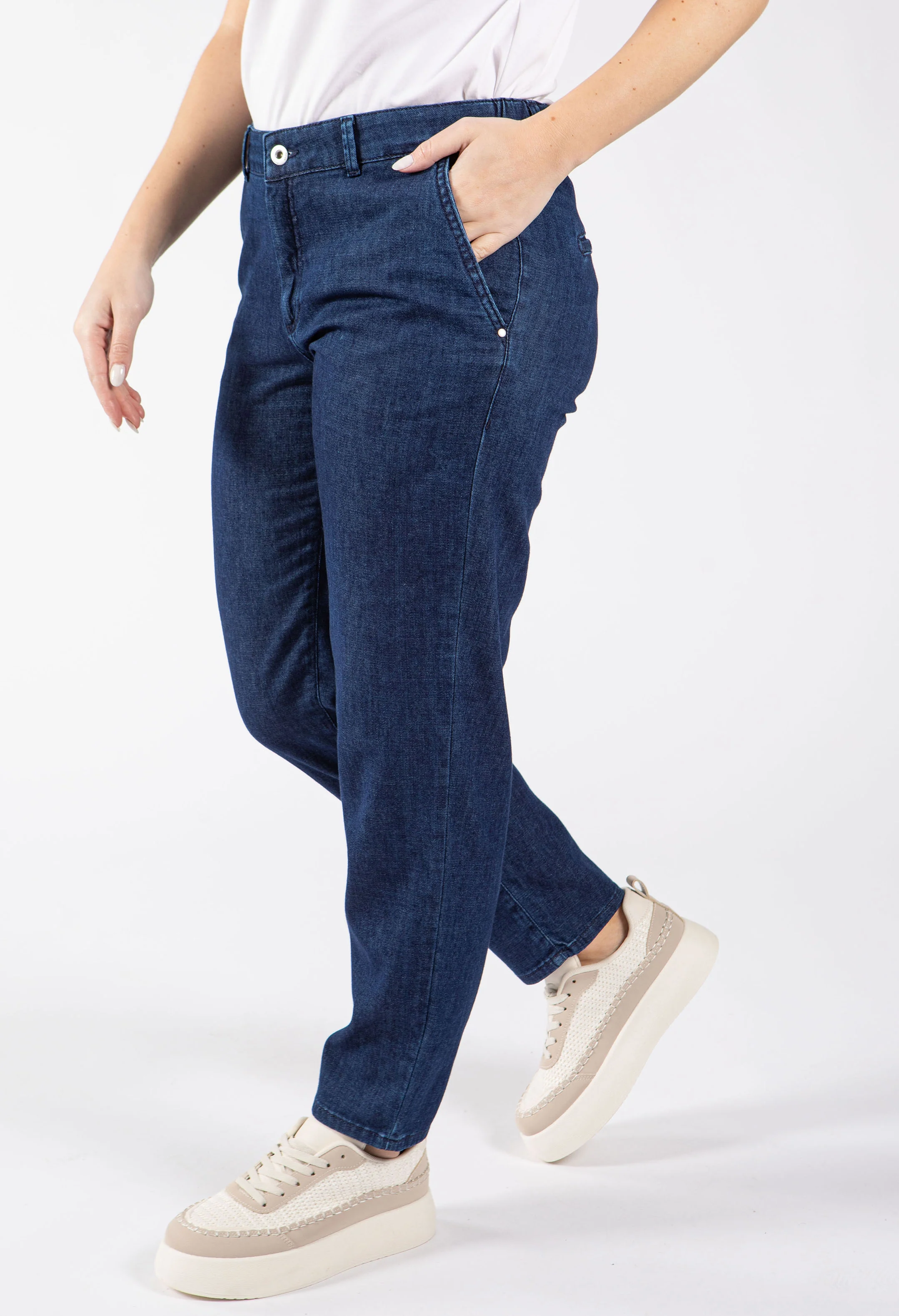 Maron S Relaxed Fit Jeans - Image 3