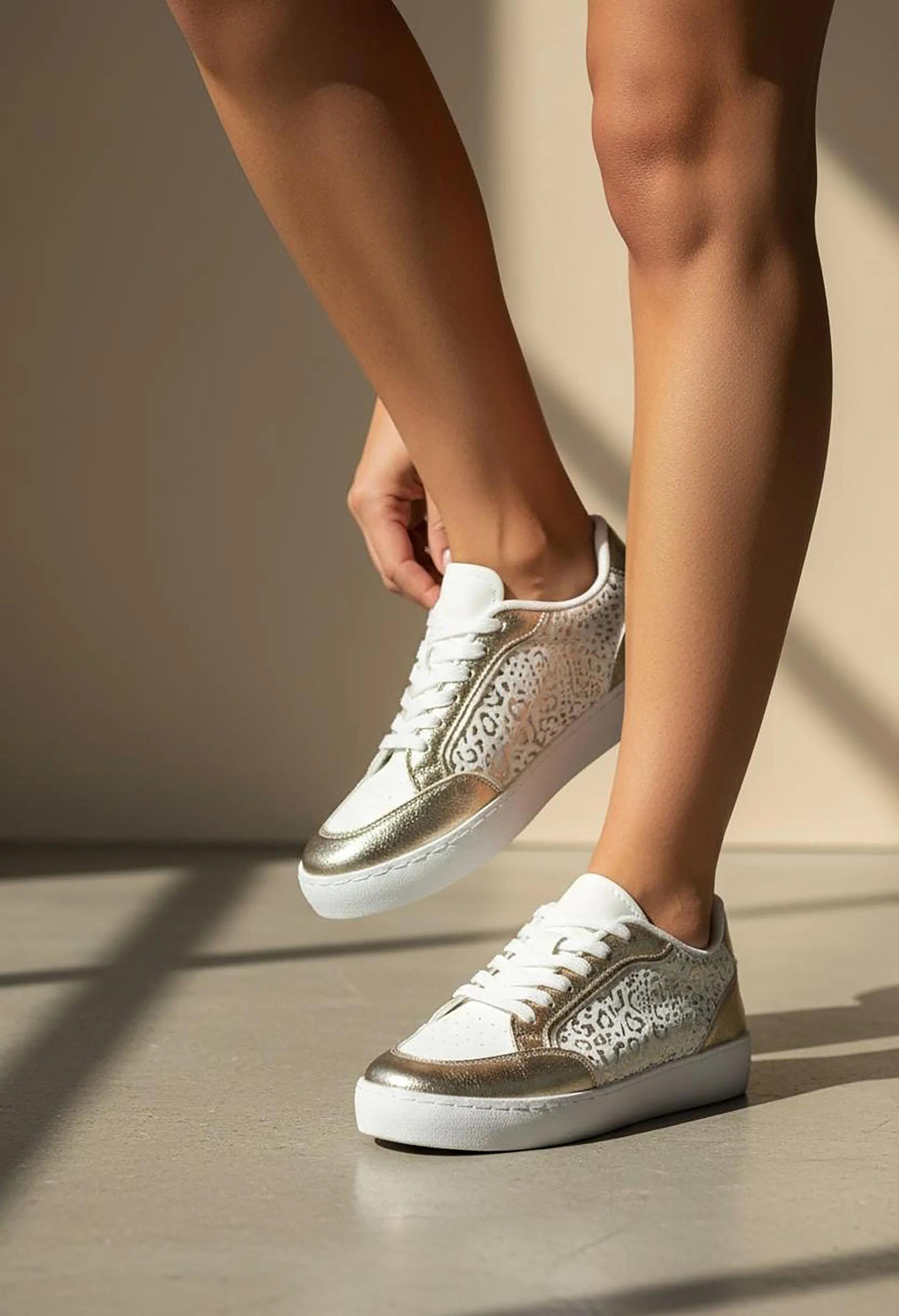Metallic Leo Trainer - Image 3