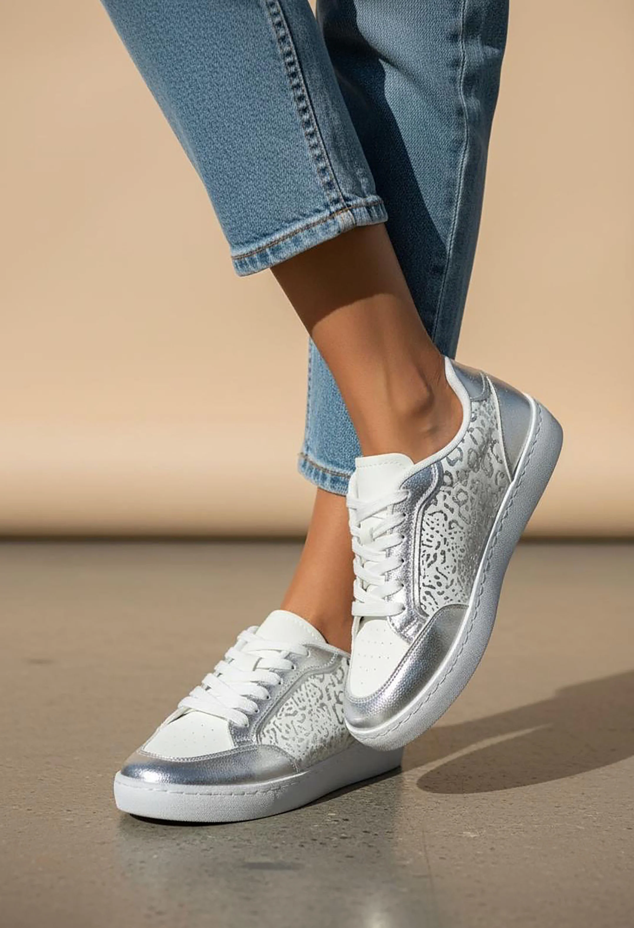 Metallic Leo Trainer - Image 7