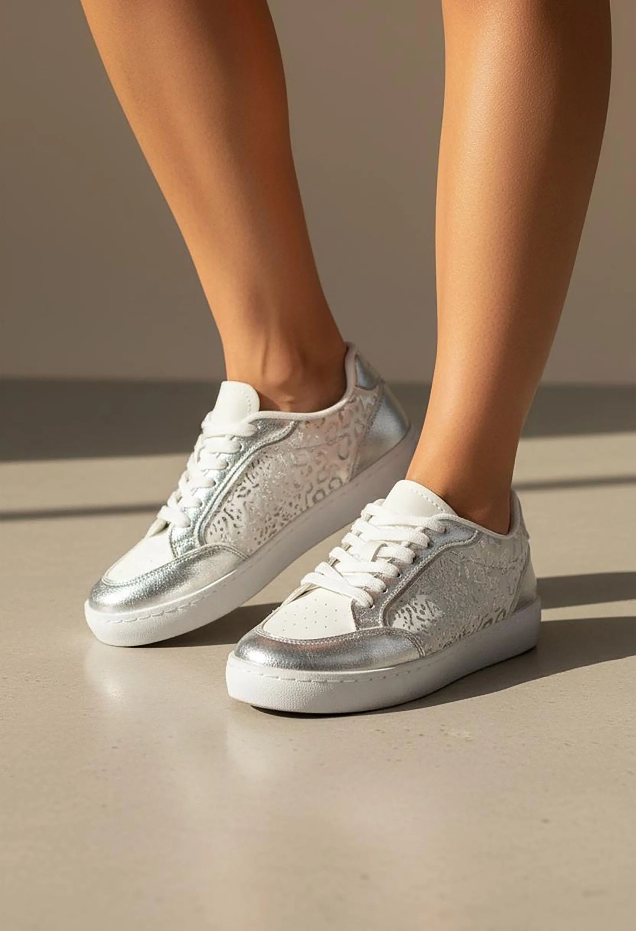 Metallic Leo Trainer - Image 9