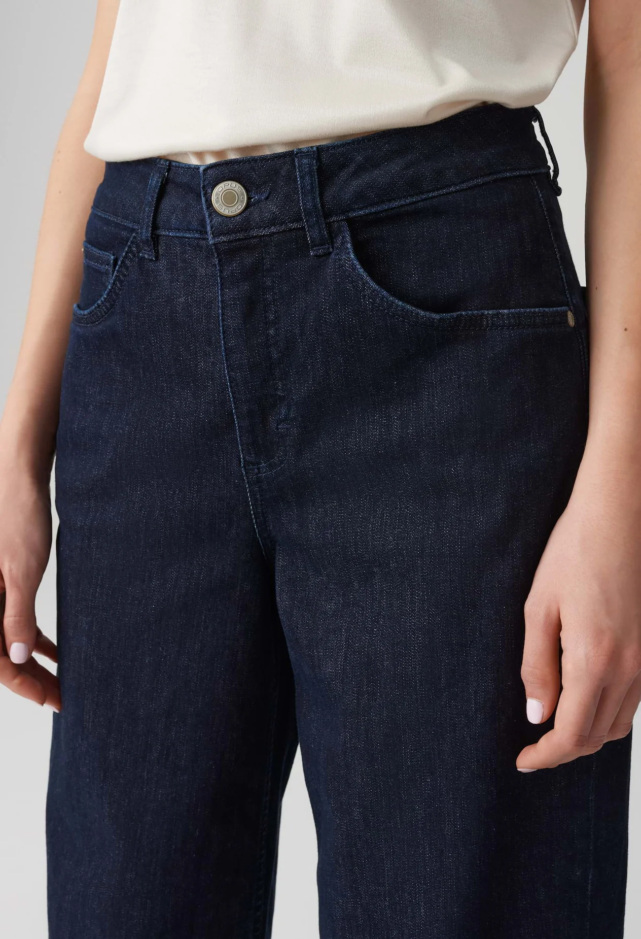 Miva Turn-Up Cropped Wide Jeans - Image 6